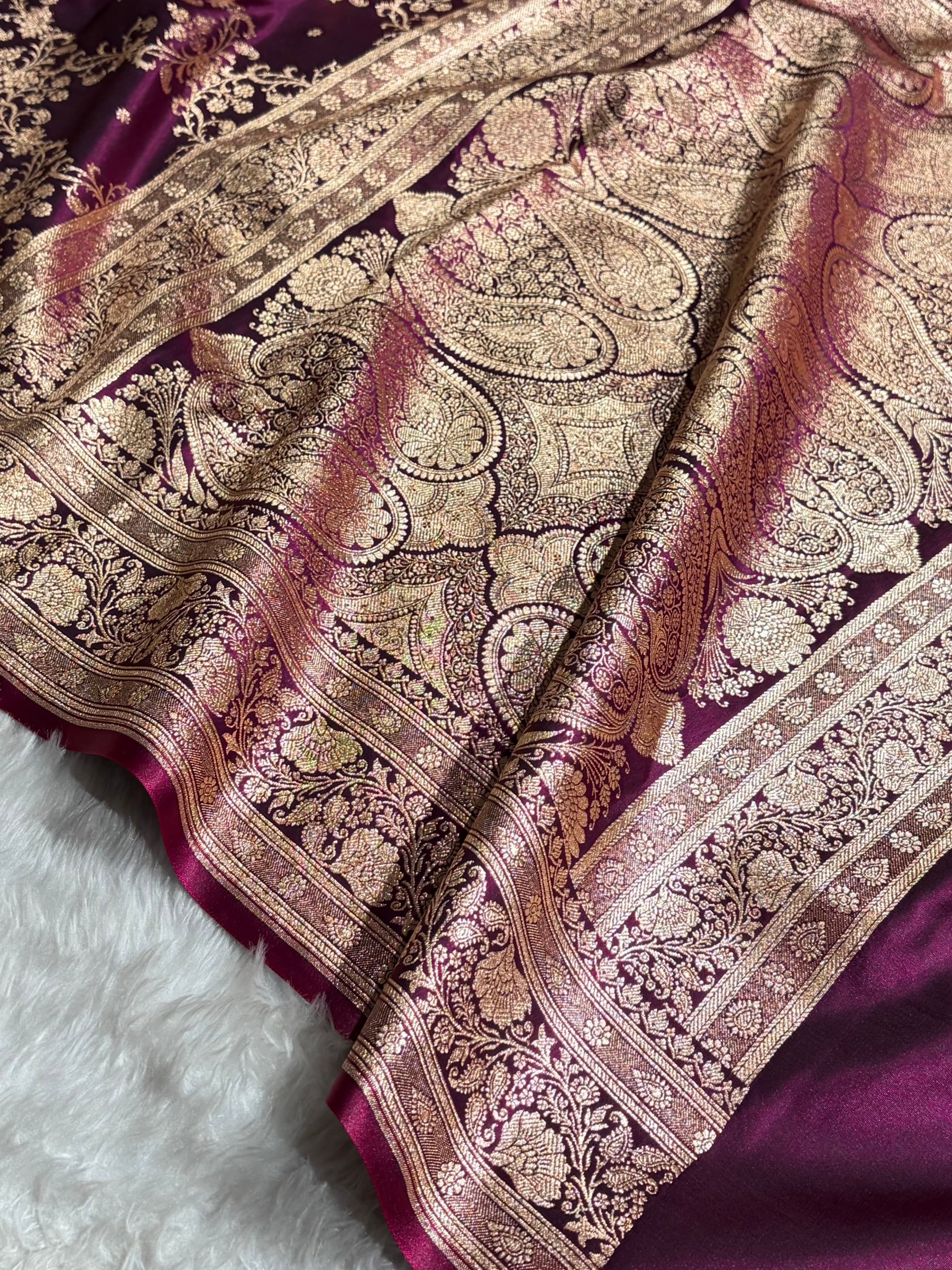 Wine Shades Jaal Pattern Banarasi Satin Silk Saree SS48