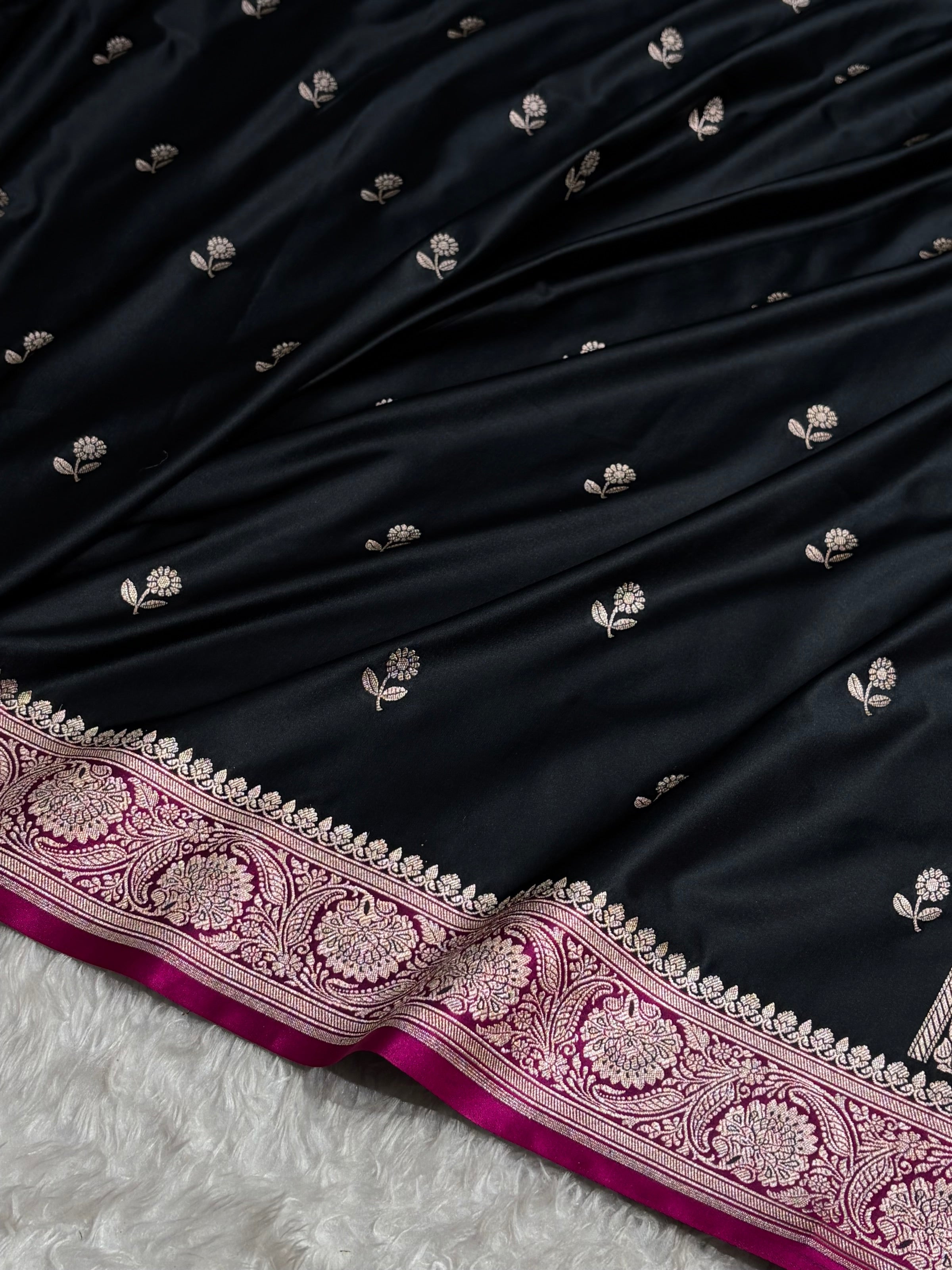 Black/ Rani Shades Banarasi Booti Pattern Mashru Silk Saree MSM-137