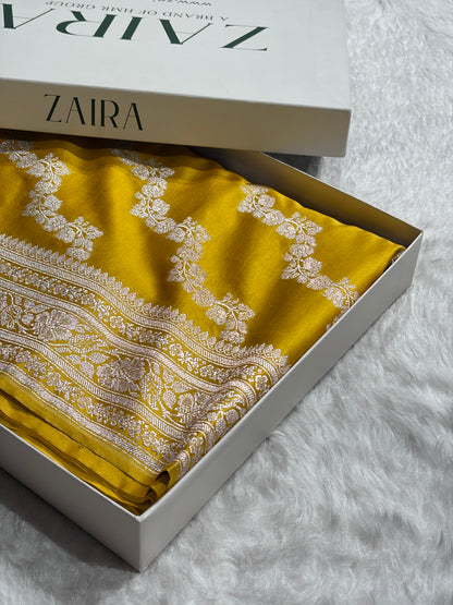 Yellow Shade With Cross Booti Mashru Silk Saree