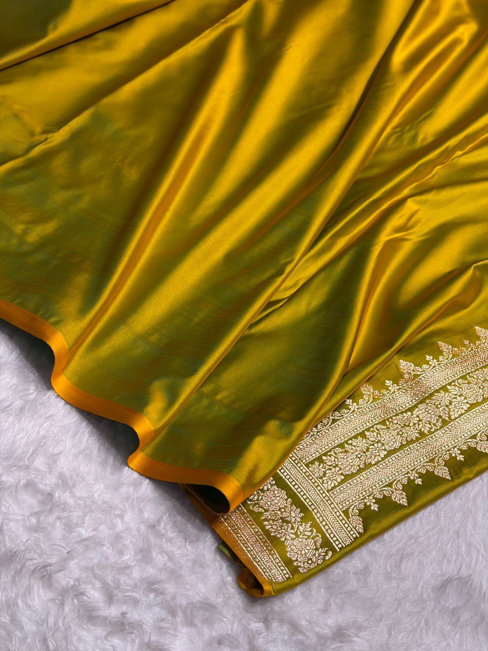 Liril Mehendi Shades Banarasi Booti Katan Silk Saree SKM17