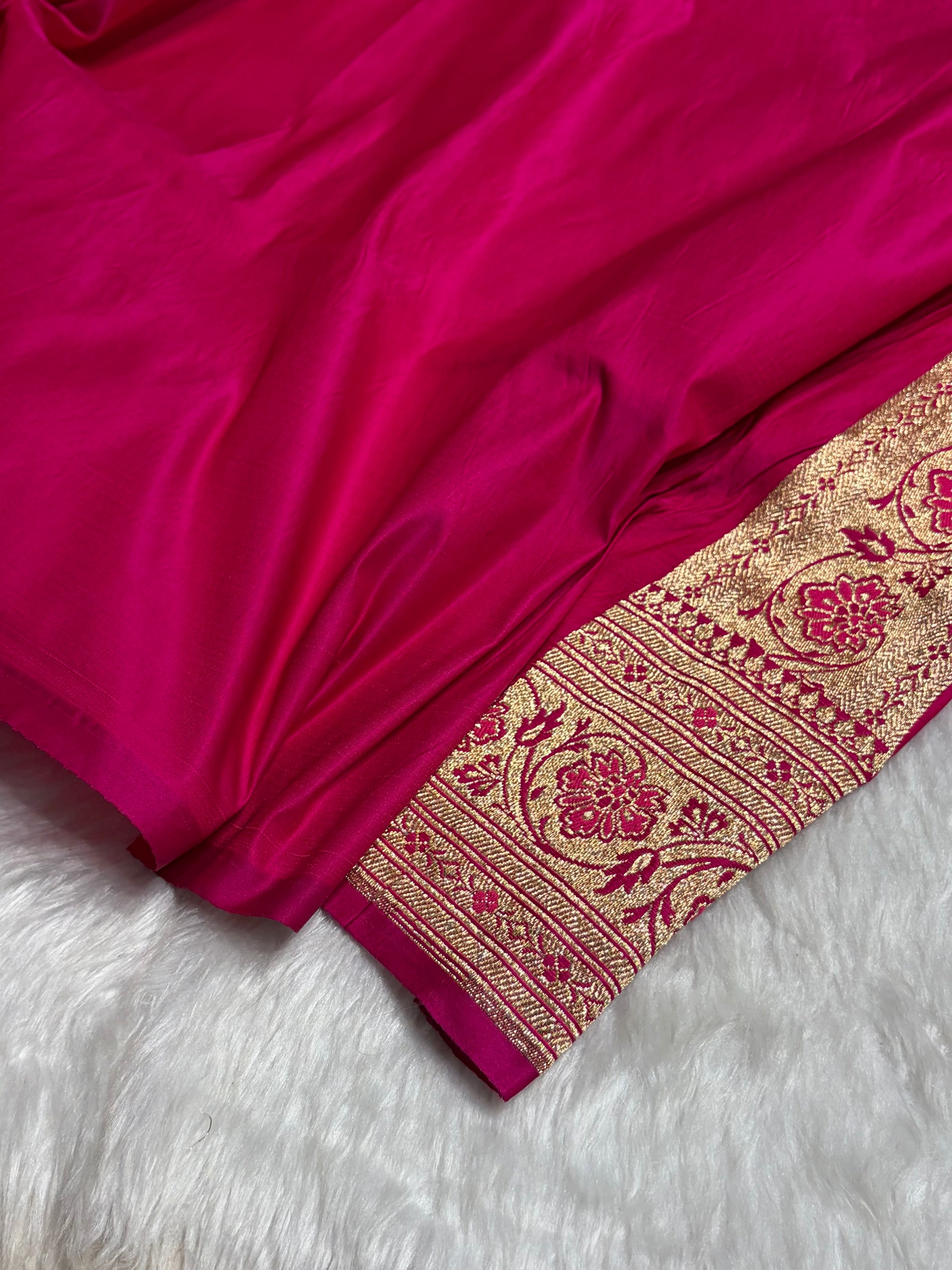 Rani Katan Silk Saree In Boota Floral Motif