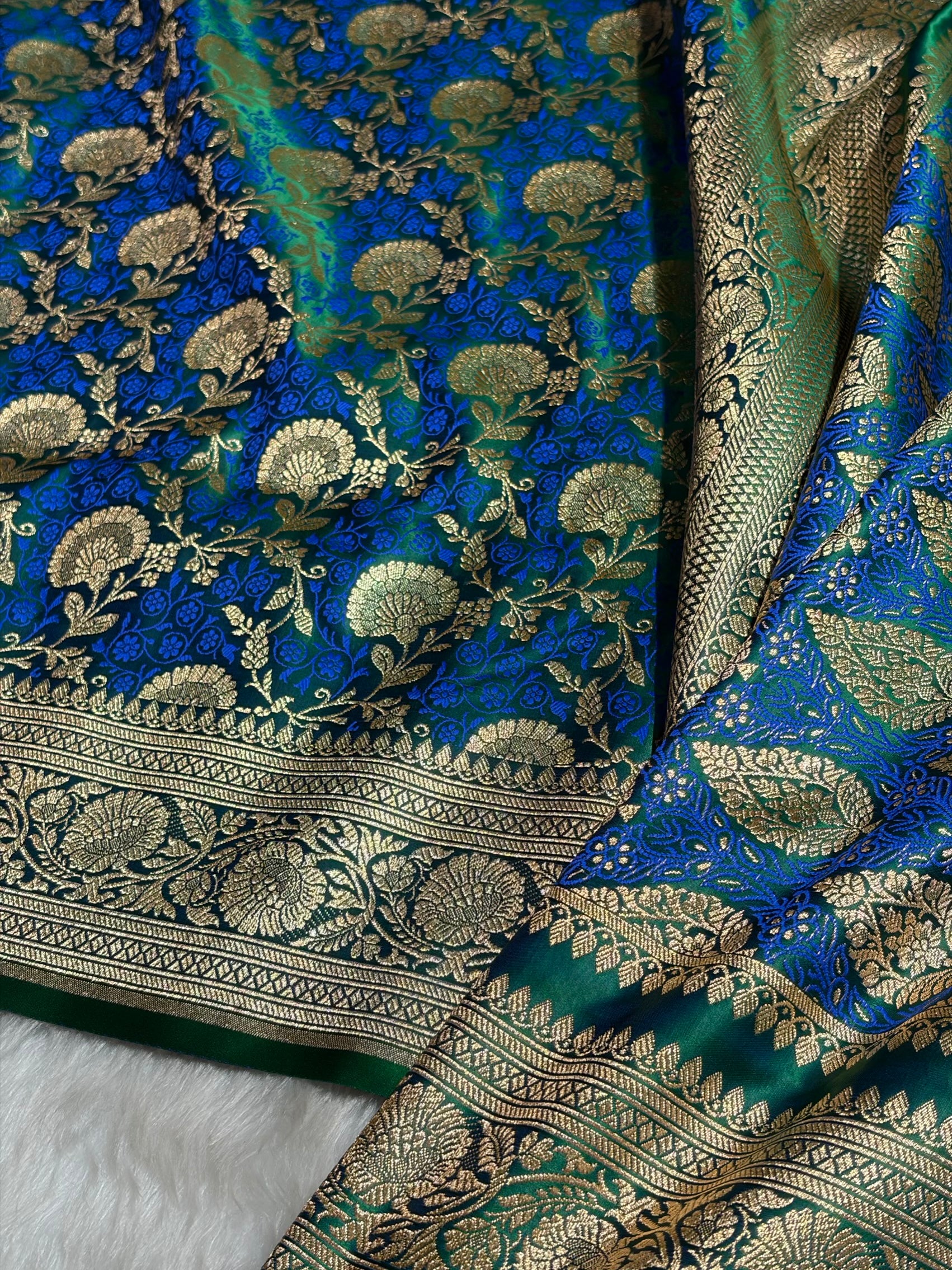 Bottle Green With Royal Blue Tanchoi Satin Katan Silk Saree SKTM-05