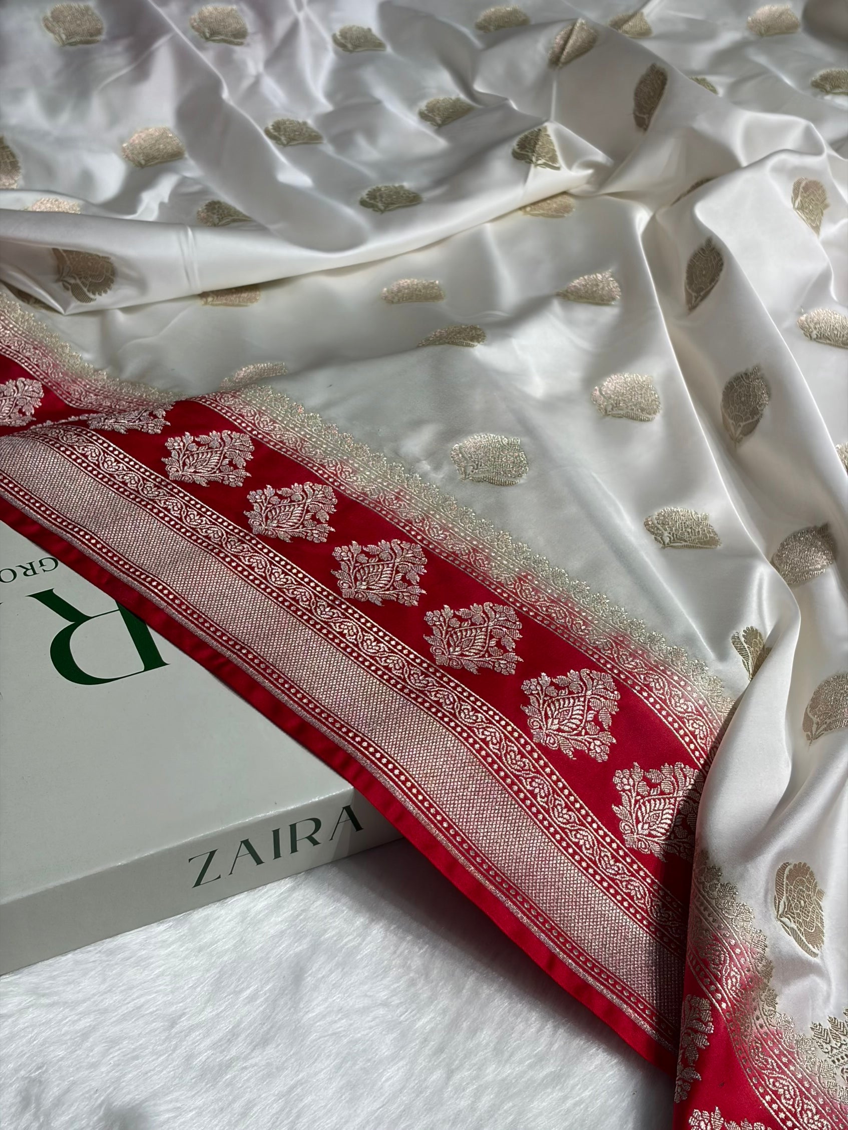 Contrast White With Red Boota Motif Mashru Silk Saree MS43