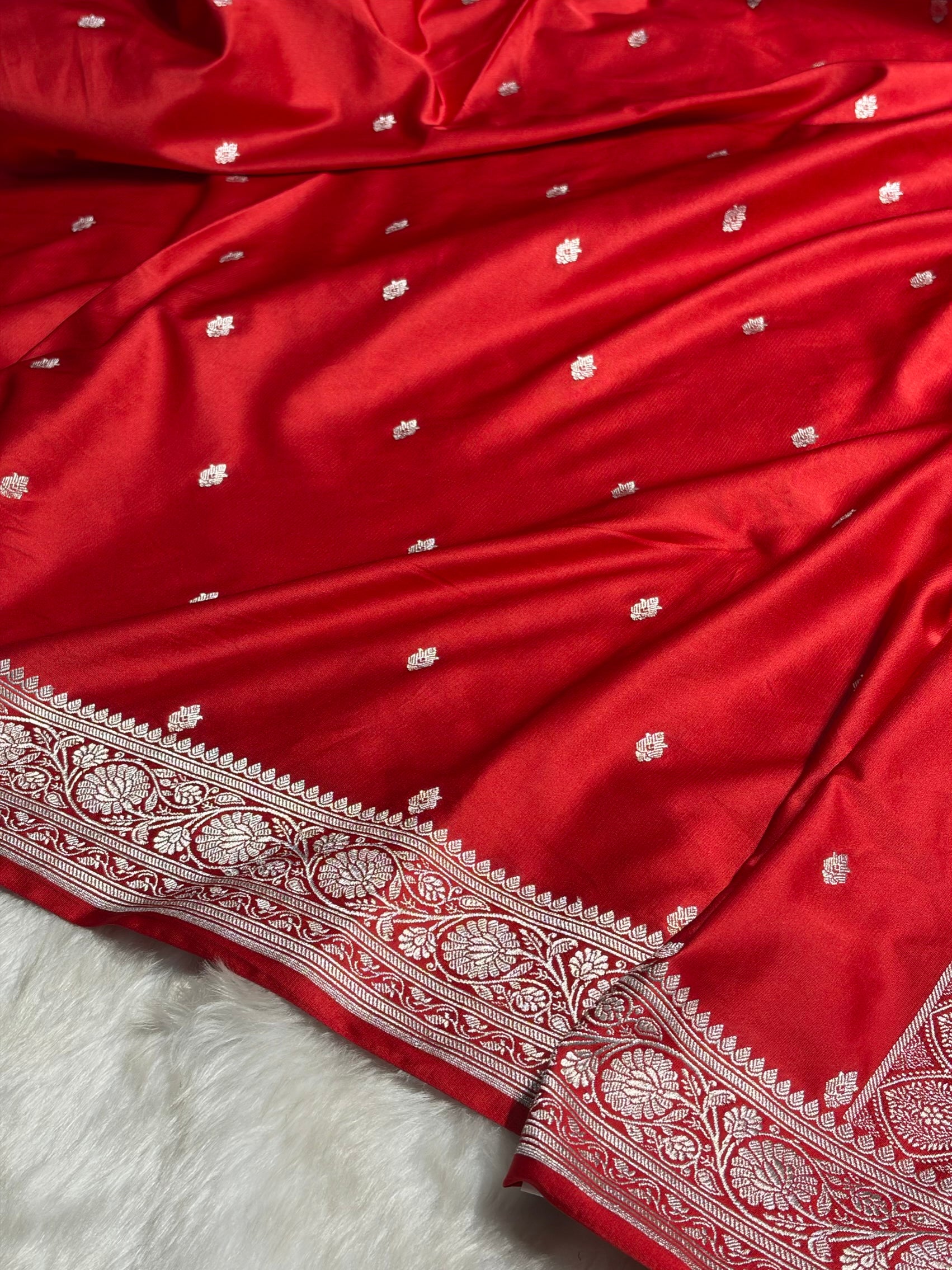 Red Shades Booti Mashru Silk Saree MS68