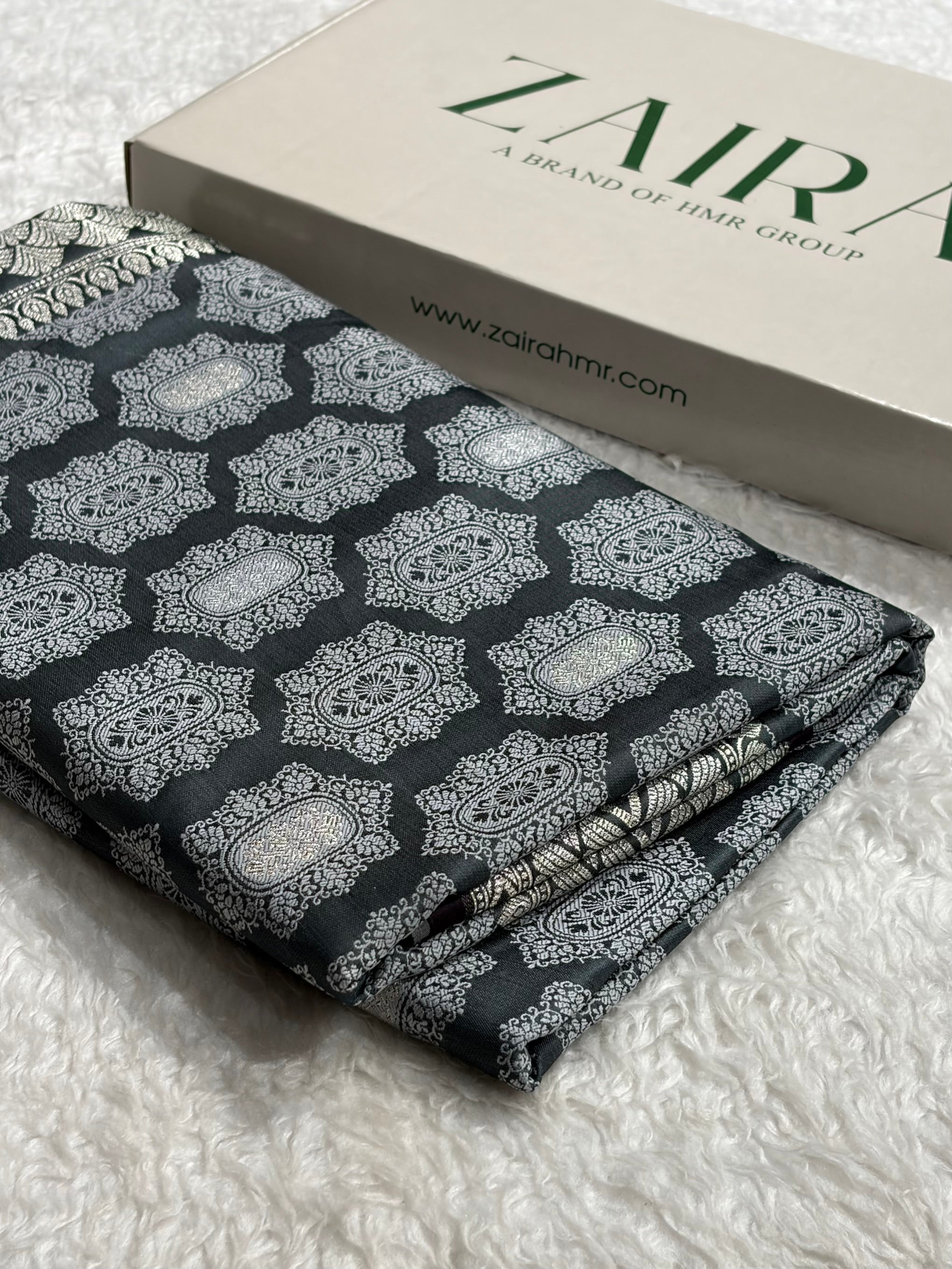 Banarasi Dark Grey Shades Tanchoi Motif Mashru Silk Saree