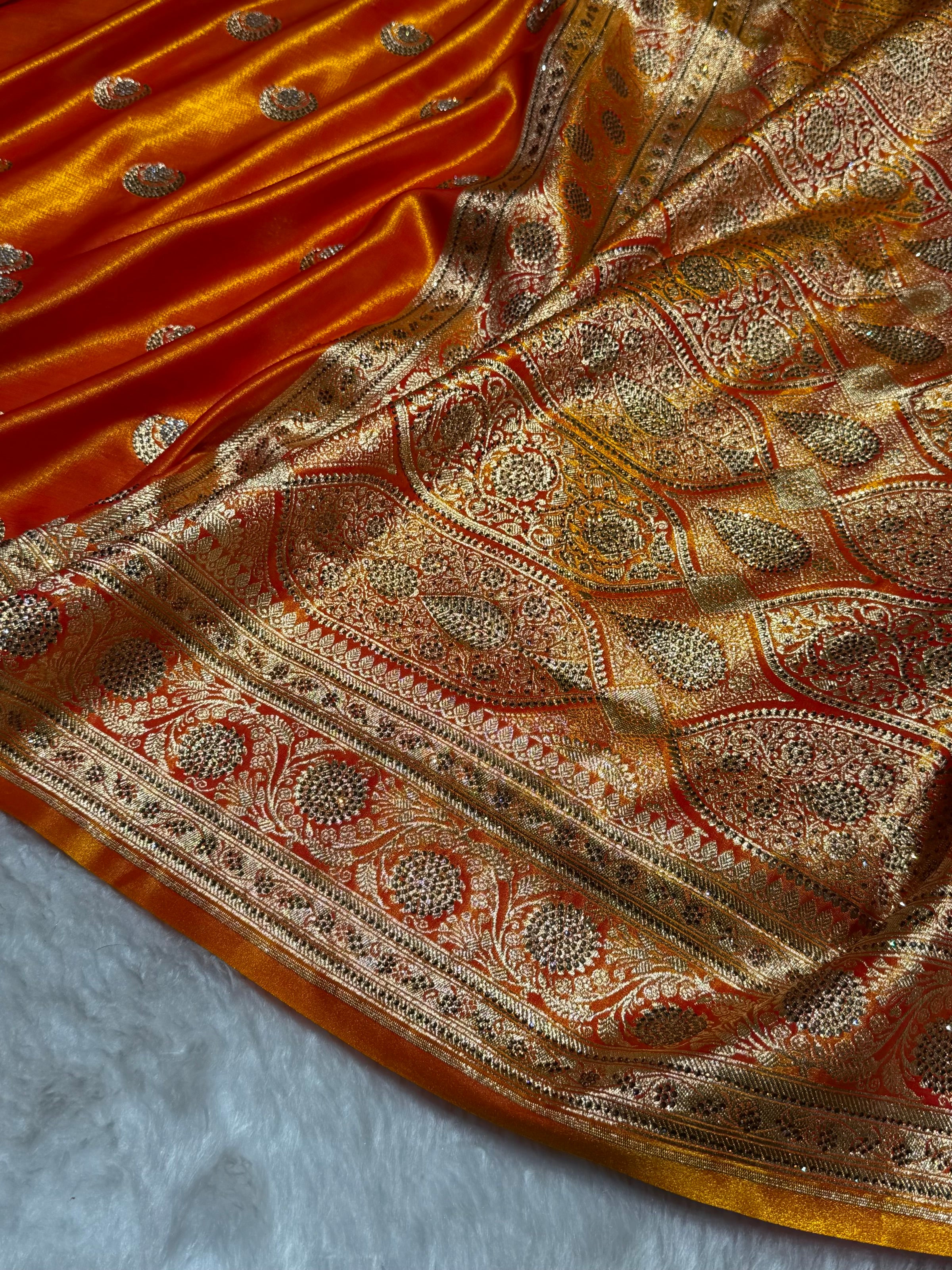 Fire Gold Chand Tara Boota With Traditional Banarasi Swarovski Work BSS04 (R)