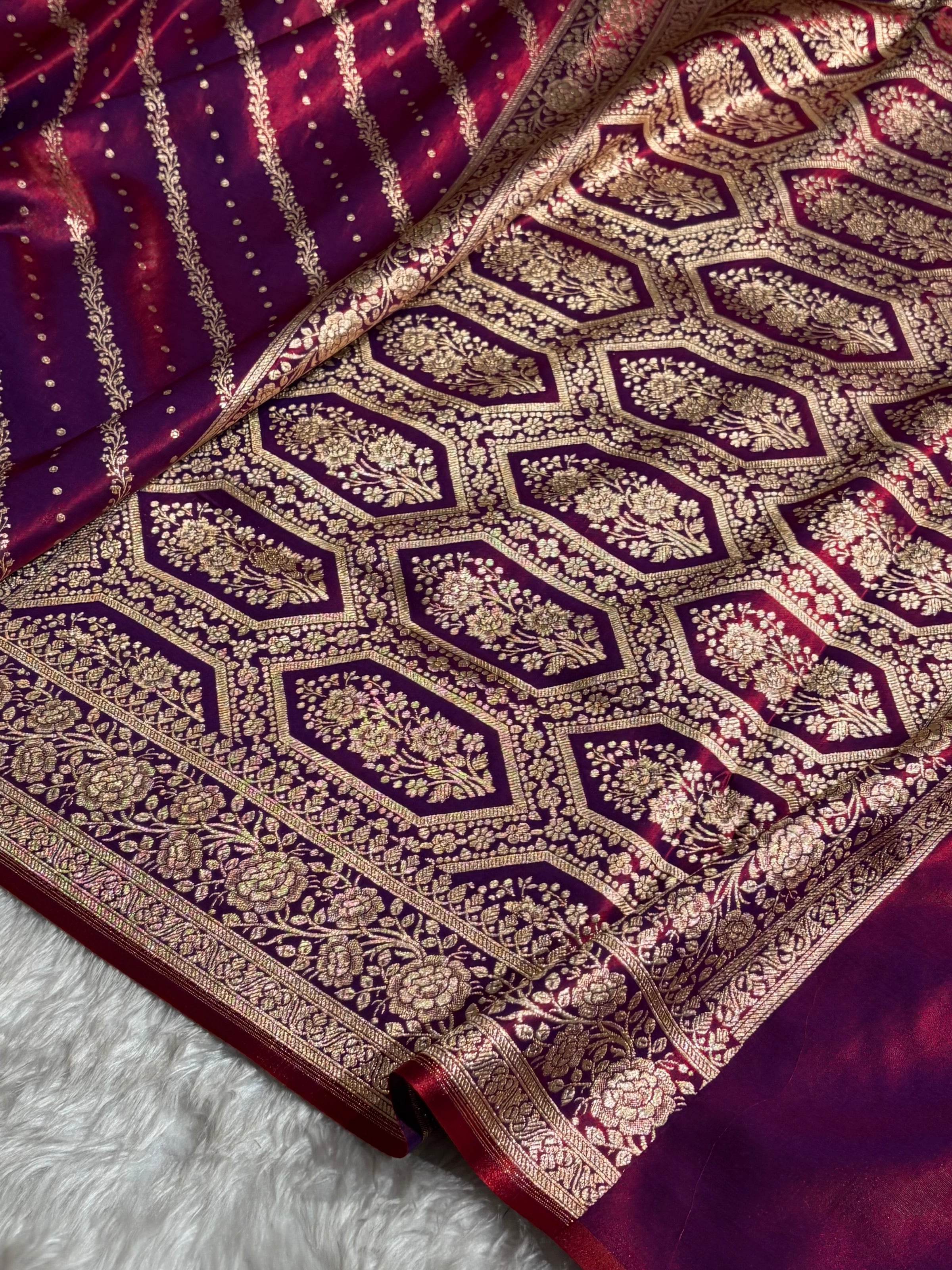 Banarasi Magentic Red Shades Cross Pattern Banarasi Satin Silk Saree SS61