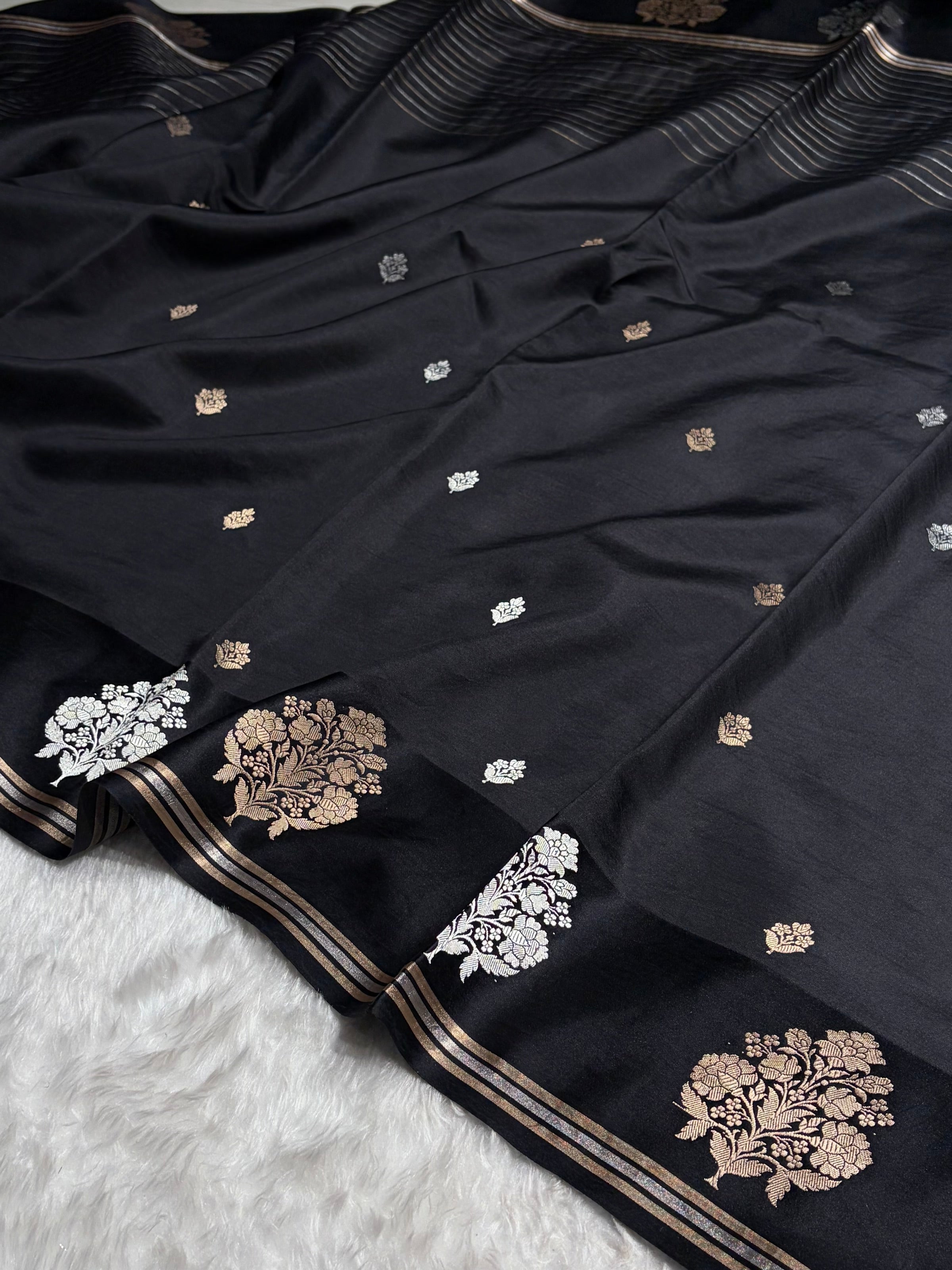 Black Shade Handwoven Kaduwa Pure Katan Raw Mango Silk RM-01