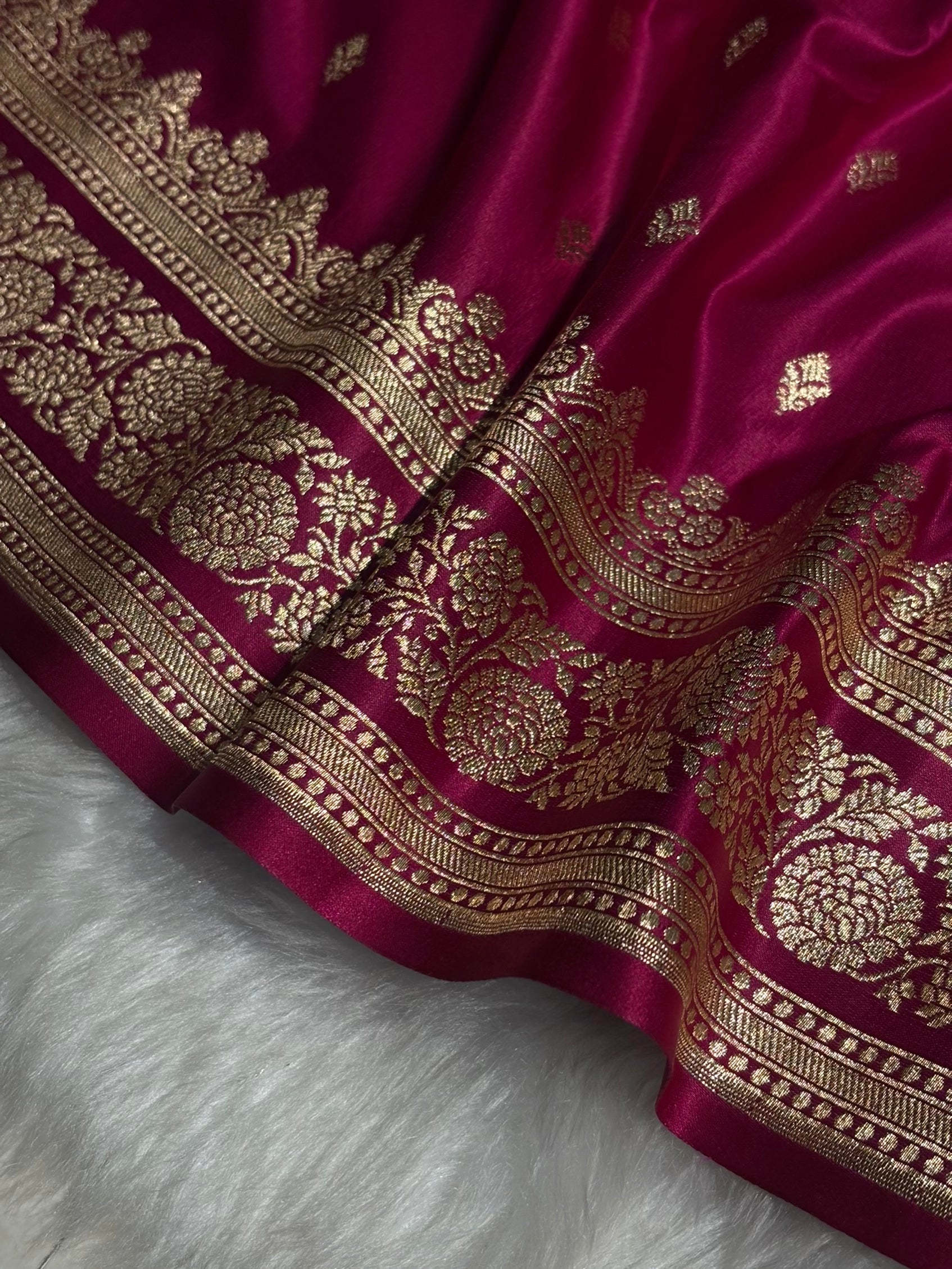 Rani Shades Booti Pattern Satin Katan Silk Saree SK51