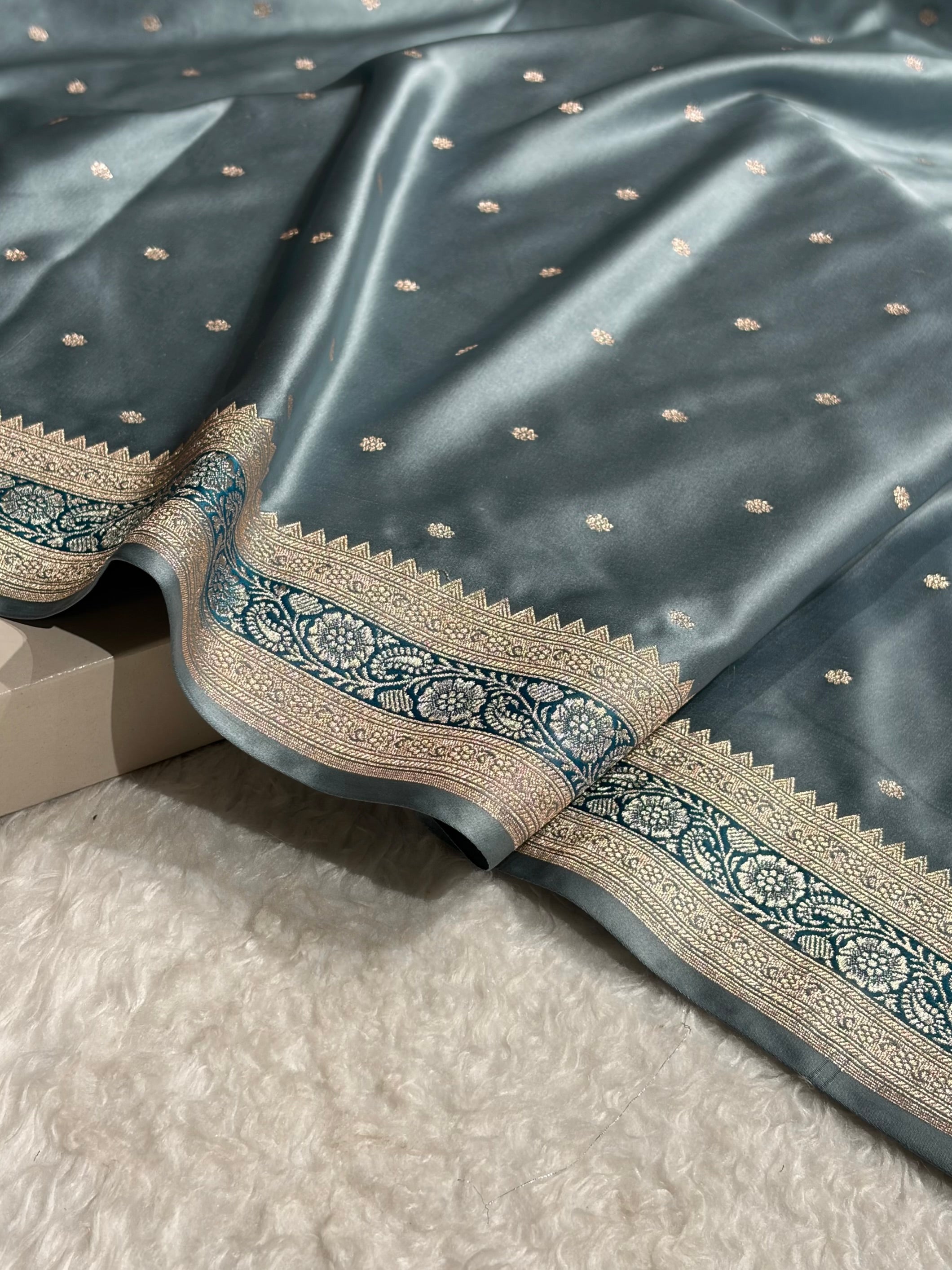 Banarasi Grey Shades Booti Mashru Silk Saree MS26