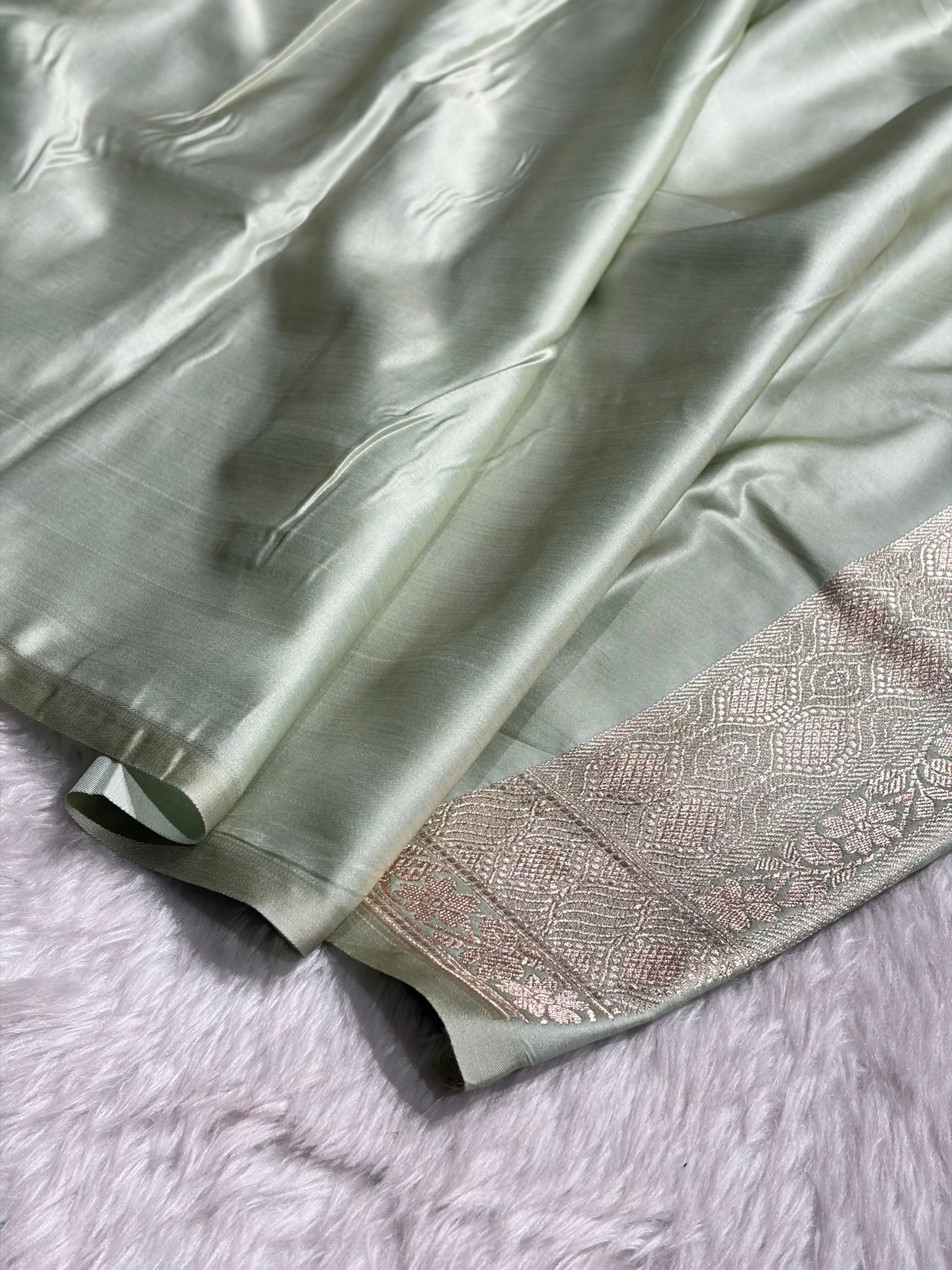 Light Pista Shades Tanchoi Motif Mashru Silk Saree MST-15