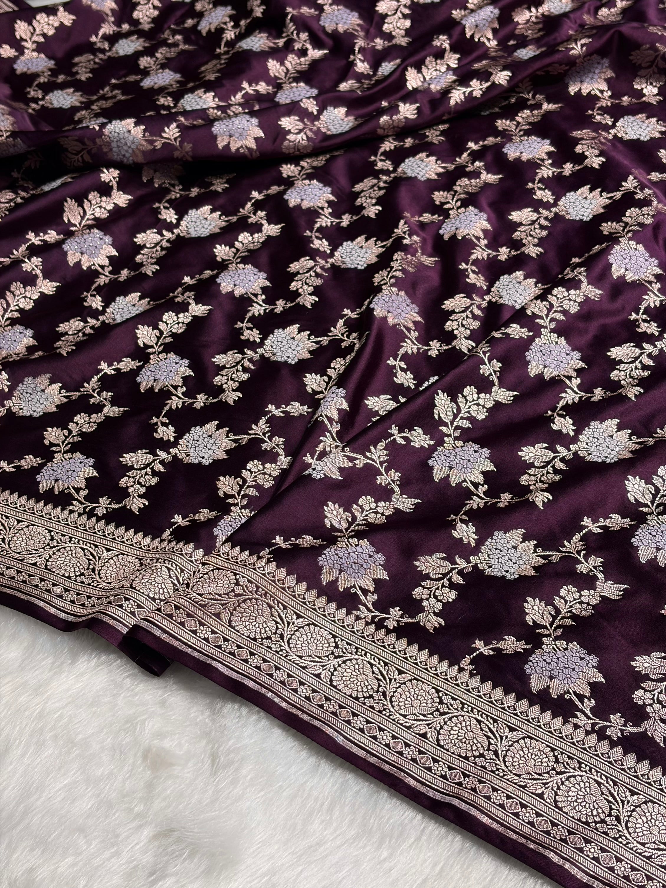 Wine Shades Jaal Pattern Mashru Silk Saree MS57