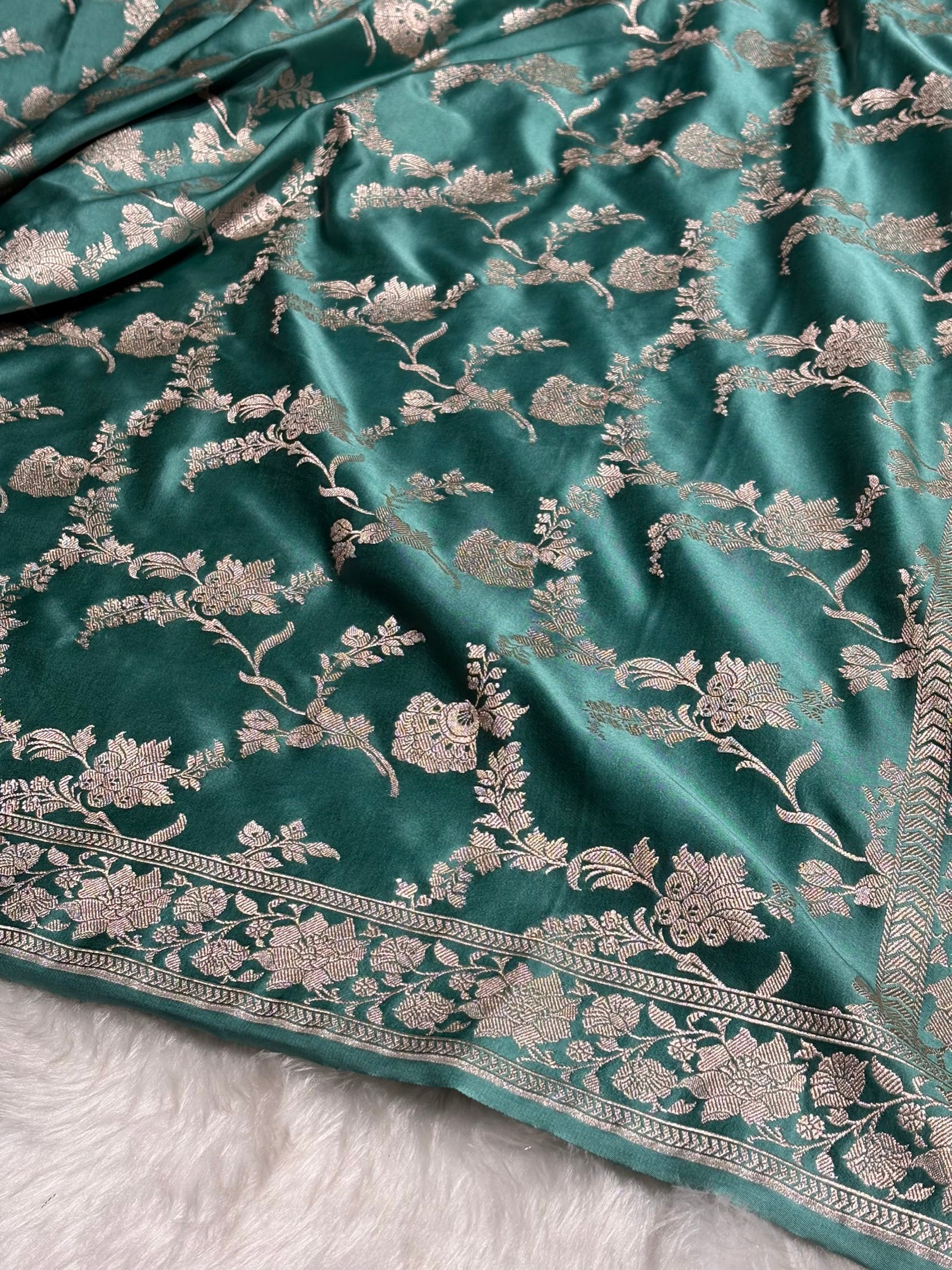 Turquoise Shades Jaal Mashru Silk Saree MS48