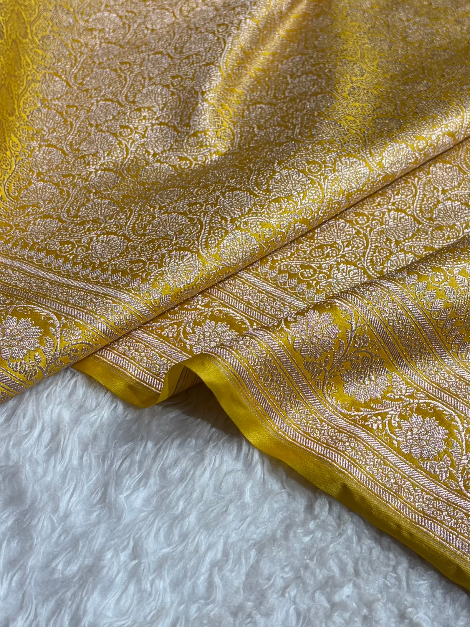 Banarasi Yellow Gold Shades Brocade Mashru Silk Saree MS84