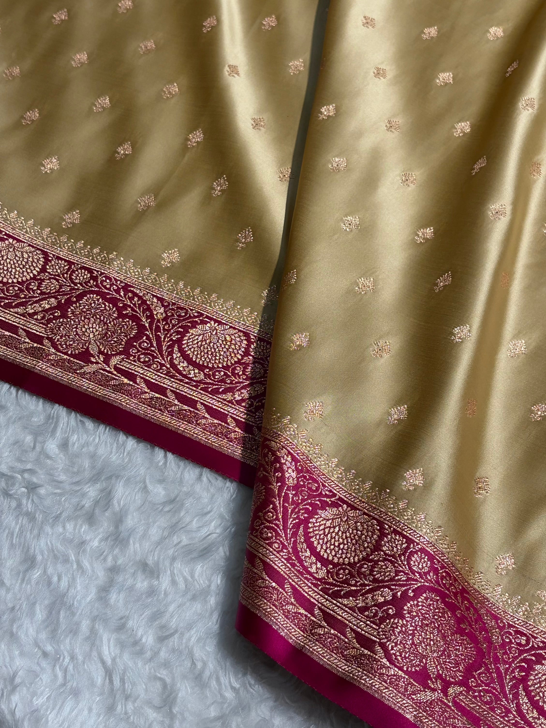 Banarasi Satin Katan Saree Floral Booti Pattern in Contrast Tusser / Rani Shades SK153