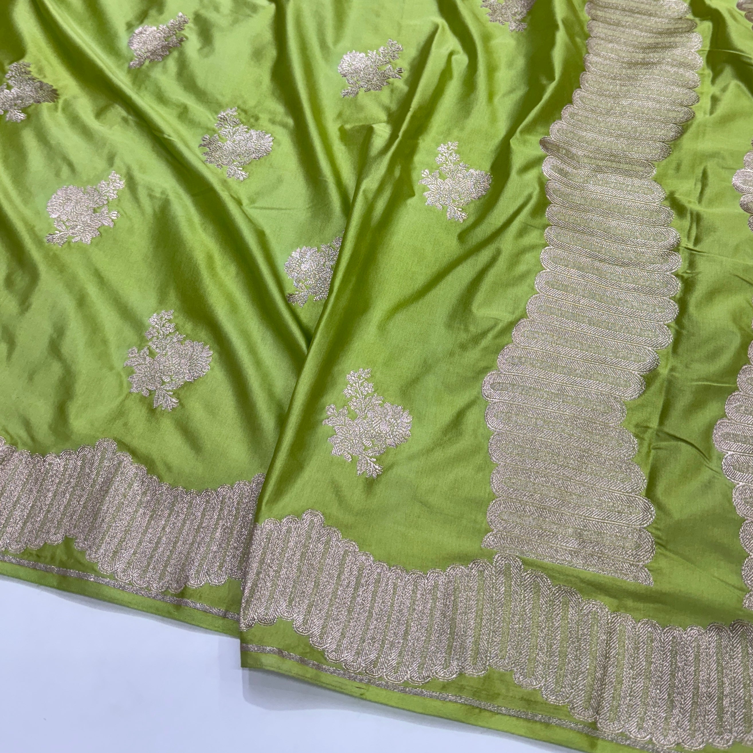 Pista scallop Boota Mashru Silk Saree