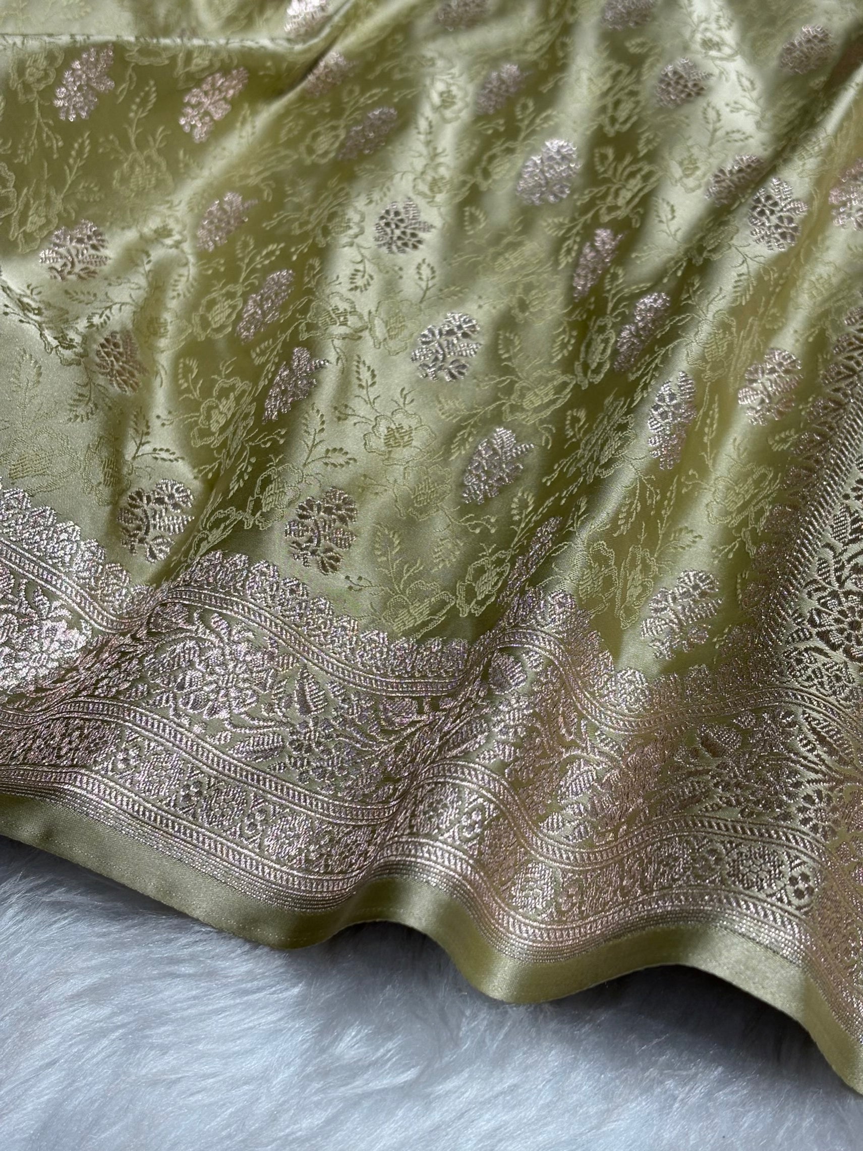 Dark Pista Shades Tanchoi Motif Mashru Silk Saree MST-10