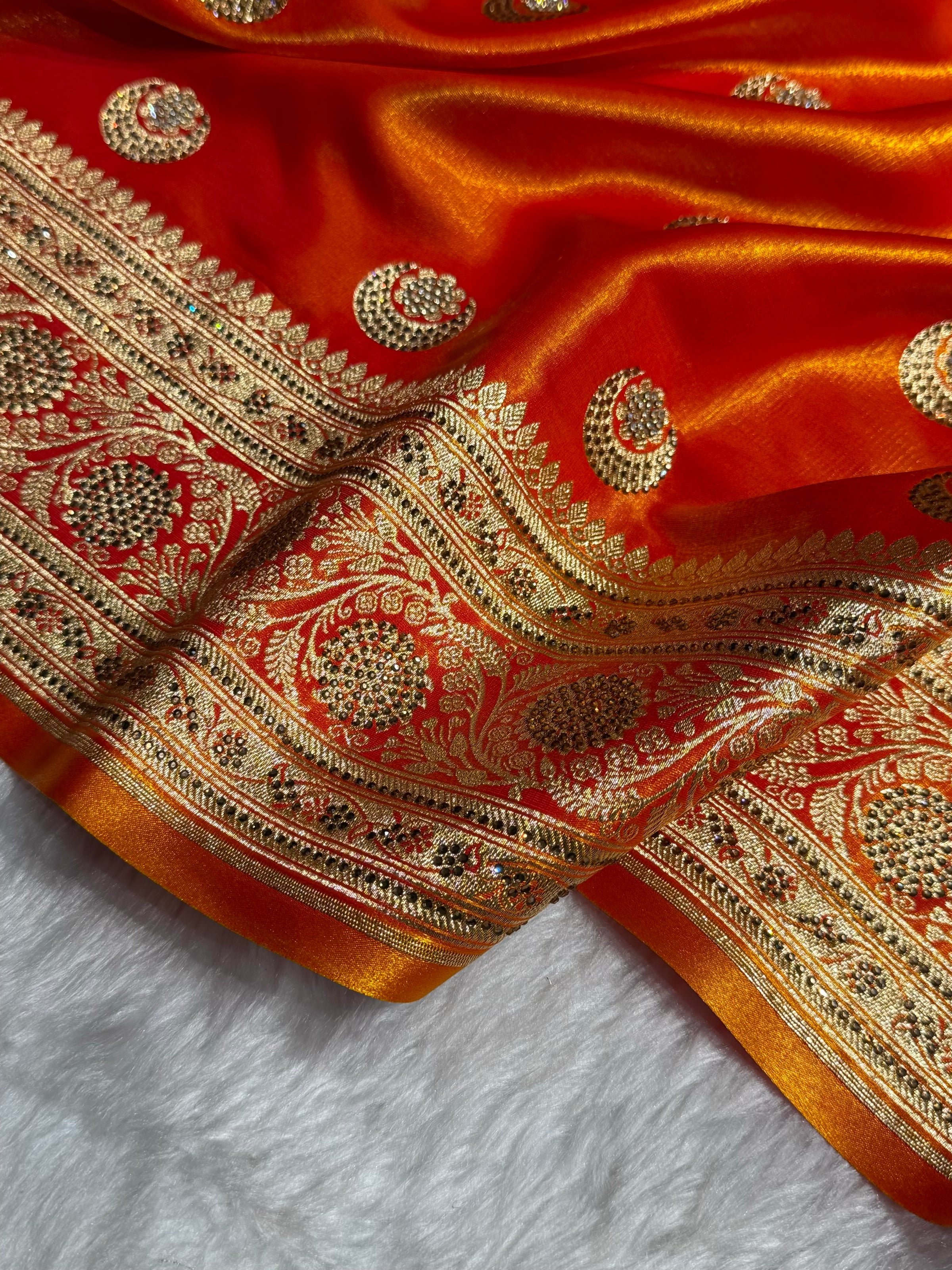 Fire Gold Chand Tara Boota With Traditional Banarasi Swarovski Work BSS04 (R)