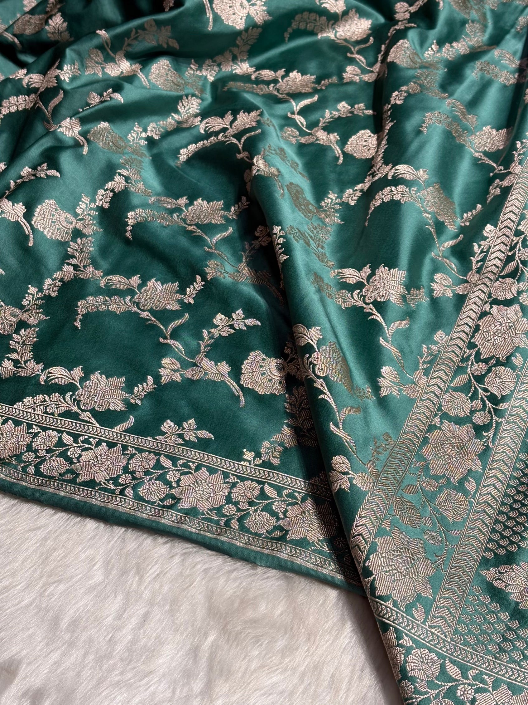 Turquoise Shades Jaal Mashru Silk Saree MS48
