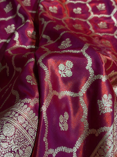 Magentic Red Shades Jaal Pattern Banarasi Satin Silk Saree SS57