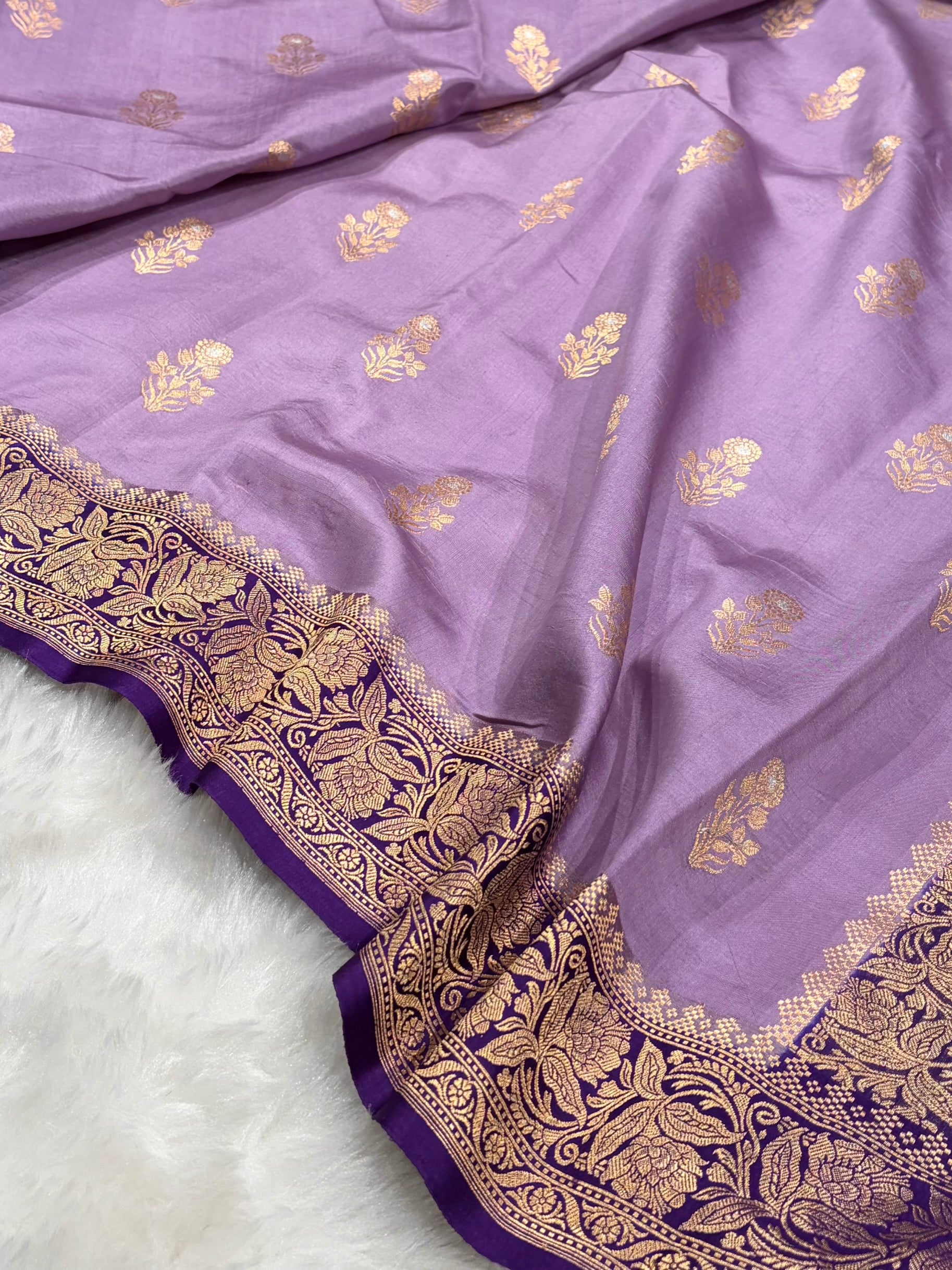 Banarasi Lavender With Purple Contrast Shades Minakari Boota Handwoven Pure Paper Silk RM-83