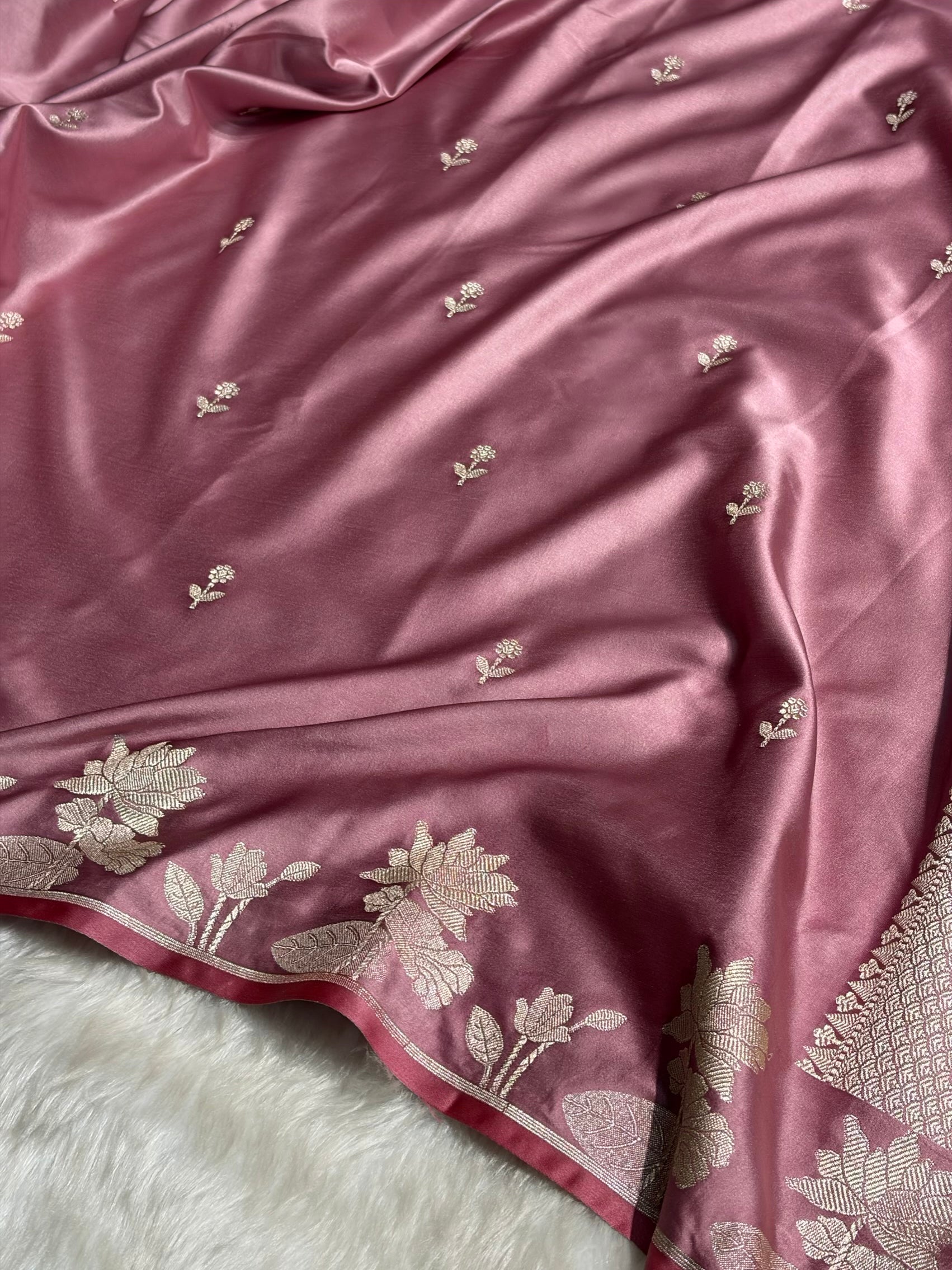 Baby Pink Floral Border Booti Mashru Silk Saree MS54