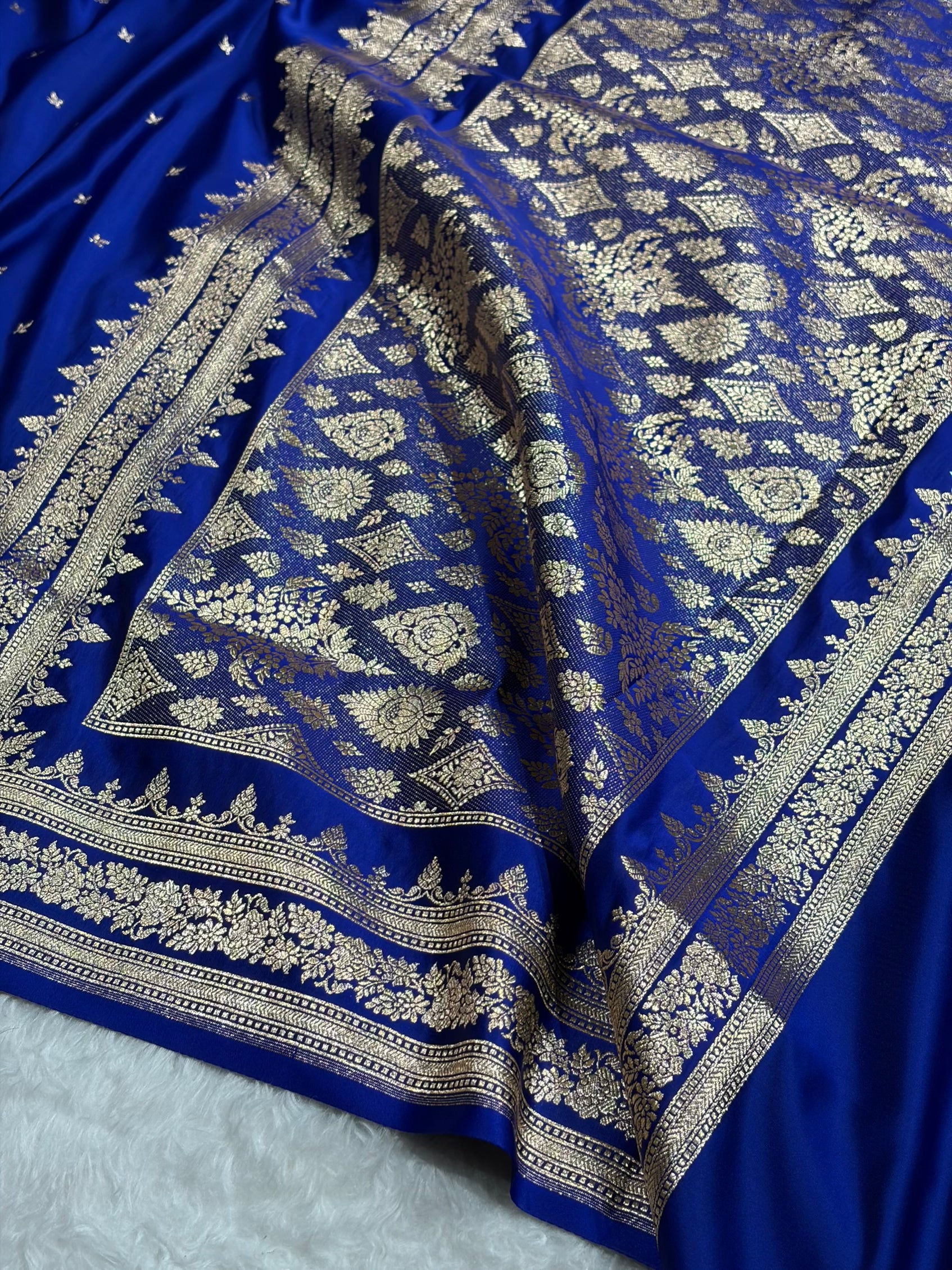 Cross Royal Blue Shades Banarasi Booti Katan Silk Saree SKM17