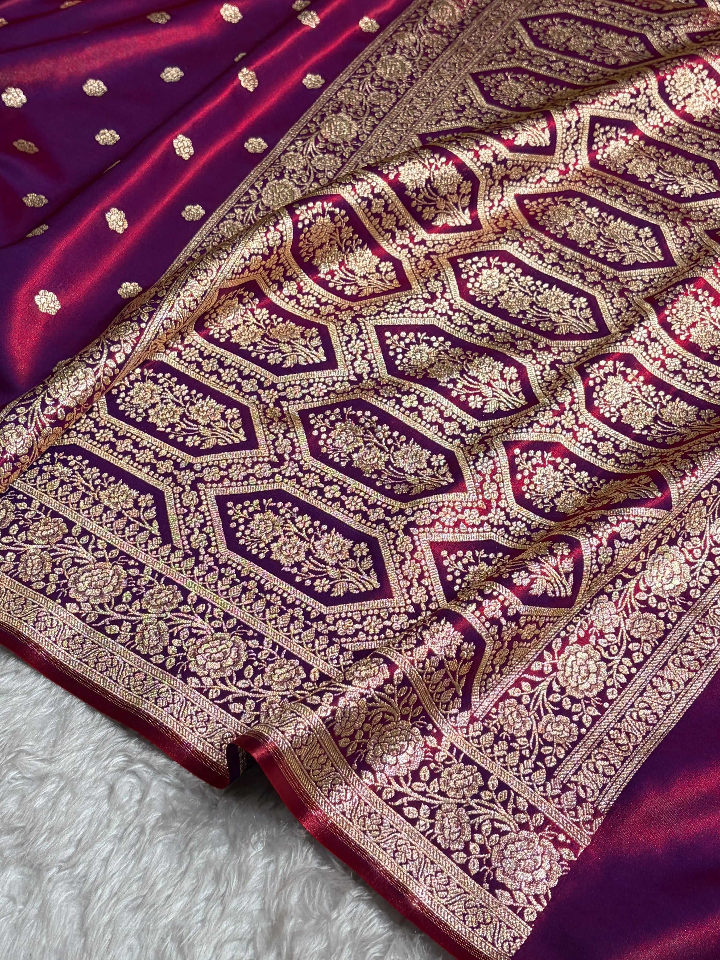 Banarasi Magentic Red Shades Booti Pattern Banarasi Satin Silk Saree SS63