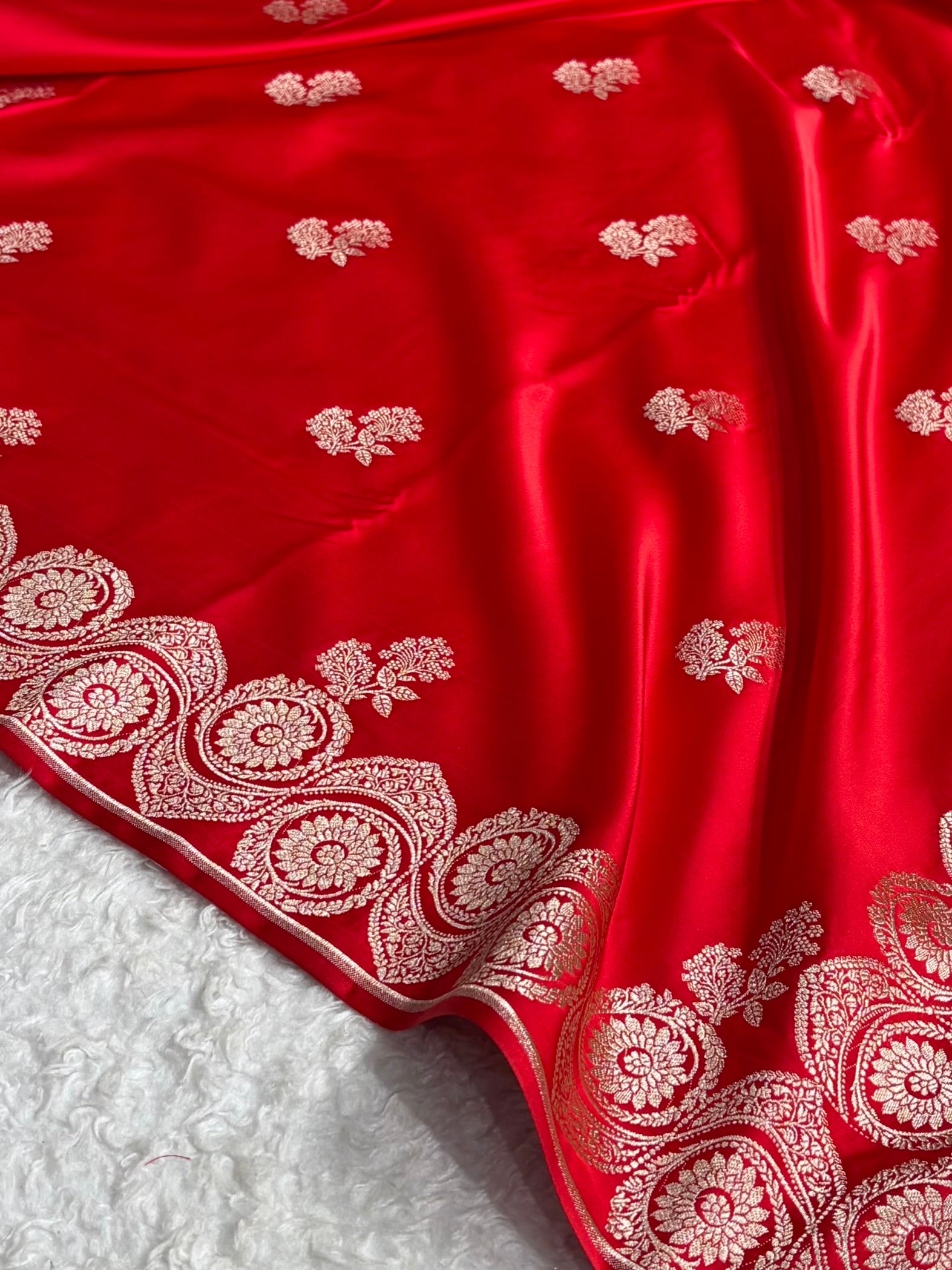 Red Shades Banarasi Boota Pattern Floral Mashru Silk Saree MSM-110