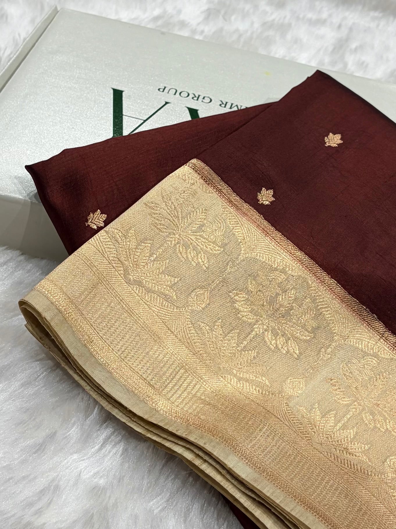 Banarasi Chocolate With Cream Contrast Shades Handwoven Pure Paper Silk Saree RM-89