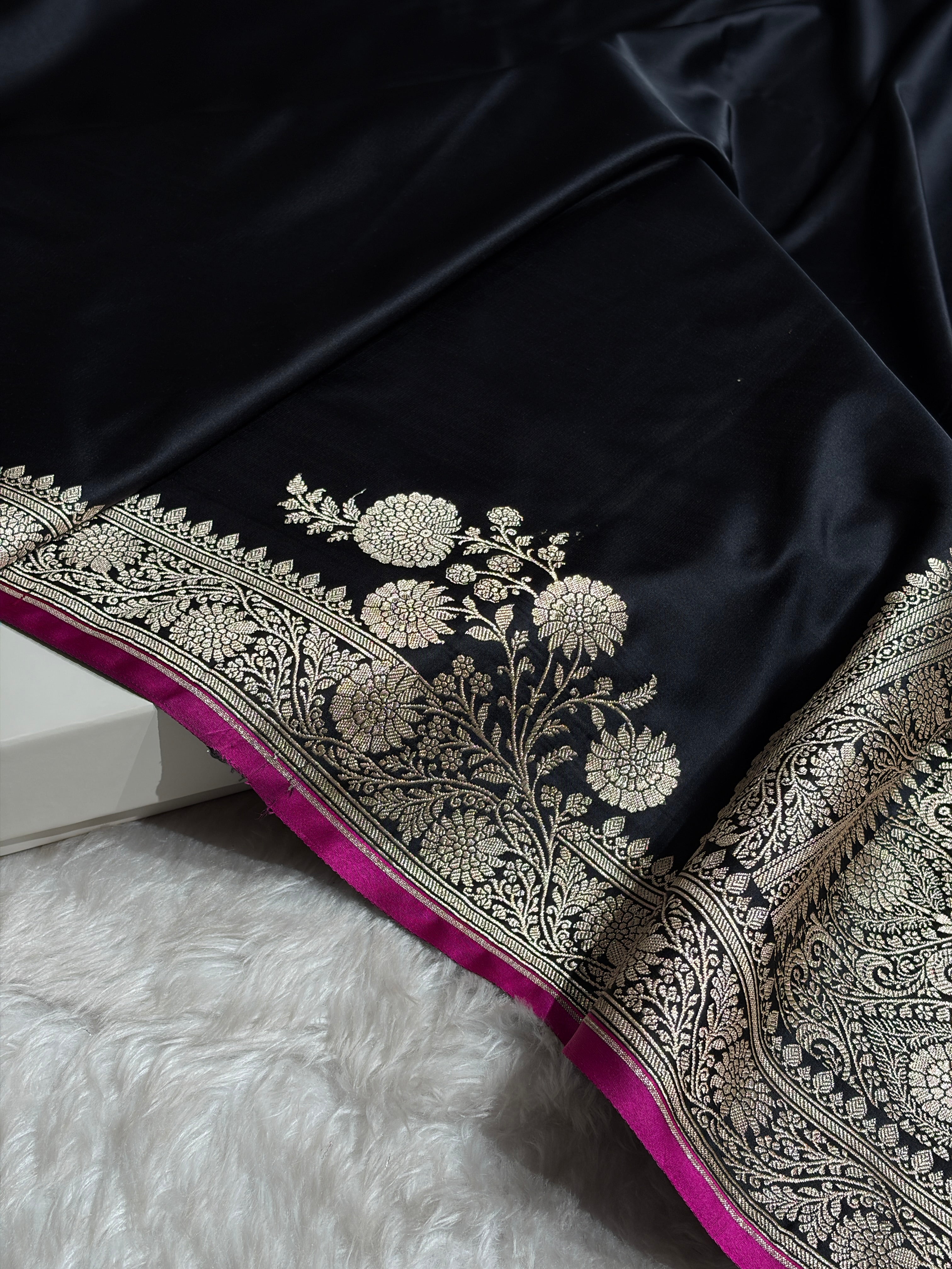 Banarasi Black Shade With Booti Pattern Mashru Silk Saree