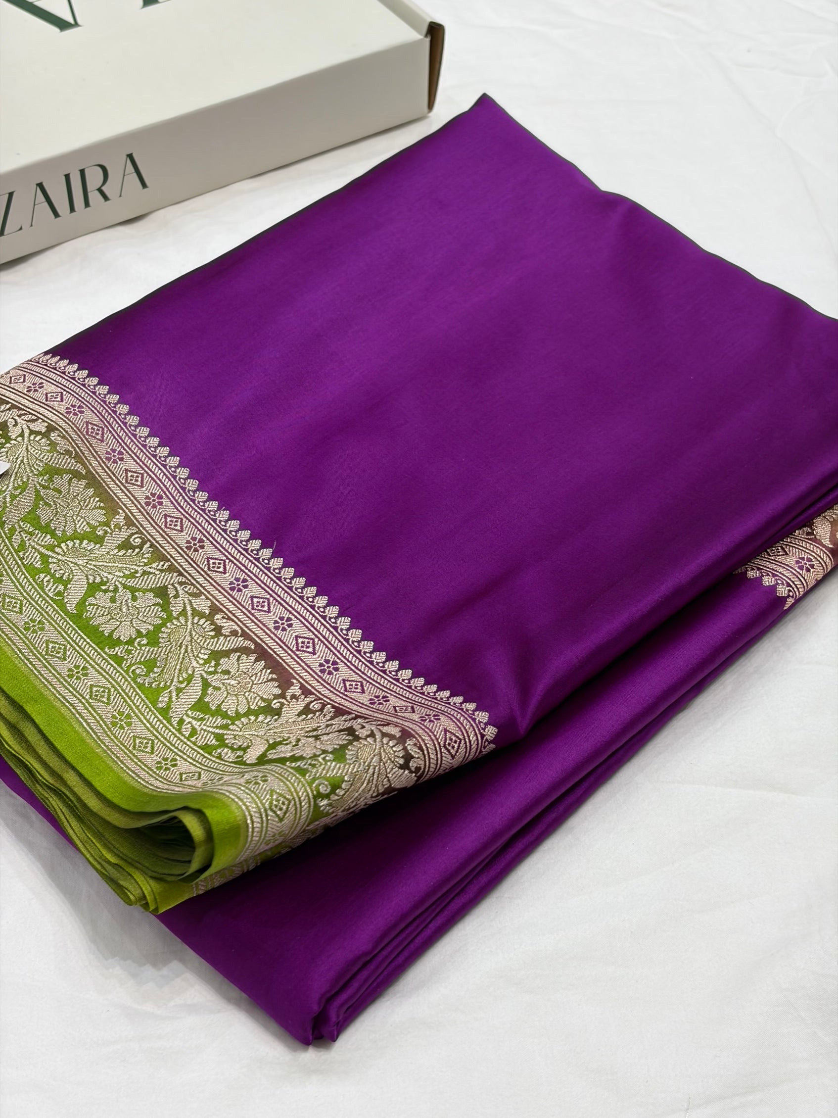 Wine / Green Contrast Shade With Booti Pattern Mashru Silk Saree