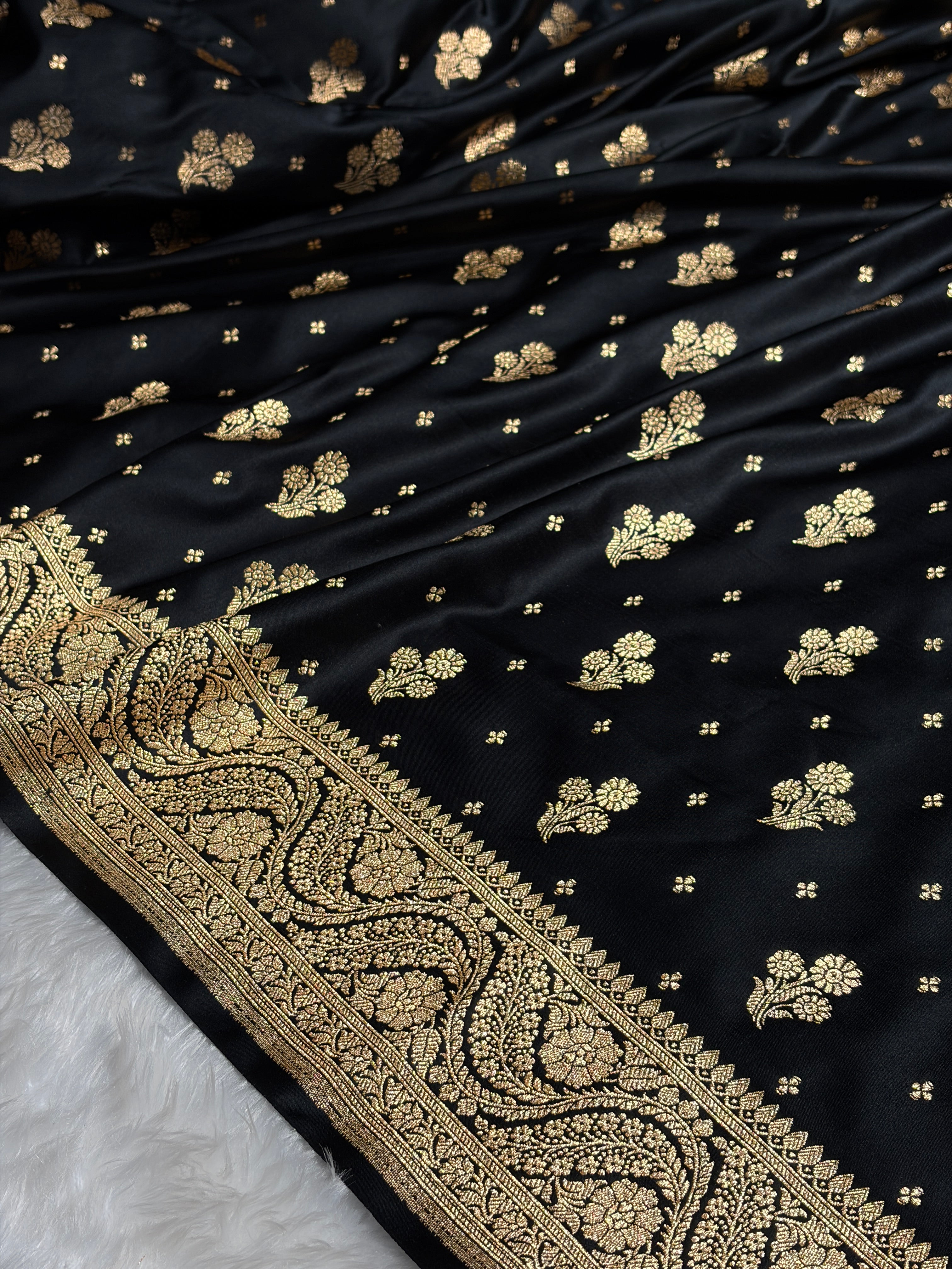 Banarasi Black Floral Unique Boota Pattern Satin Katan Silk Saree SK73