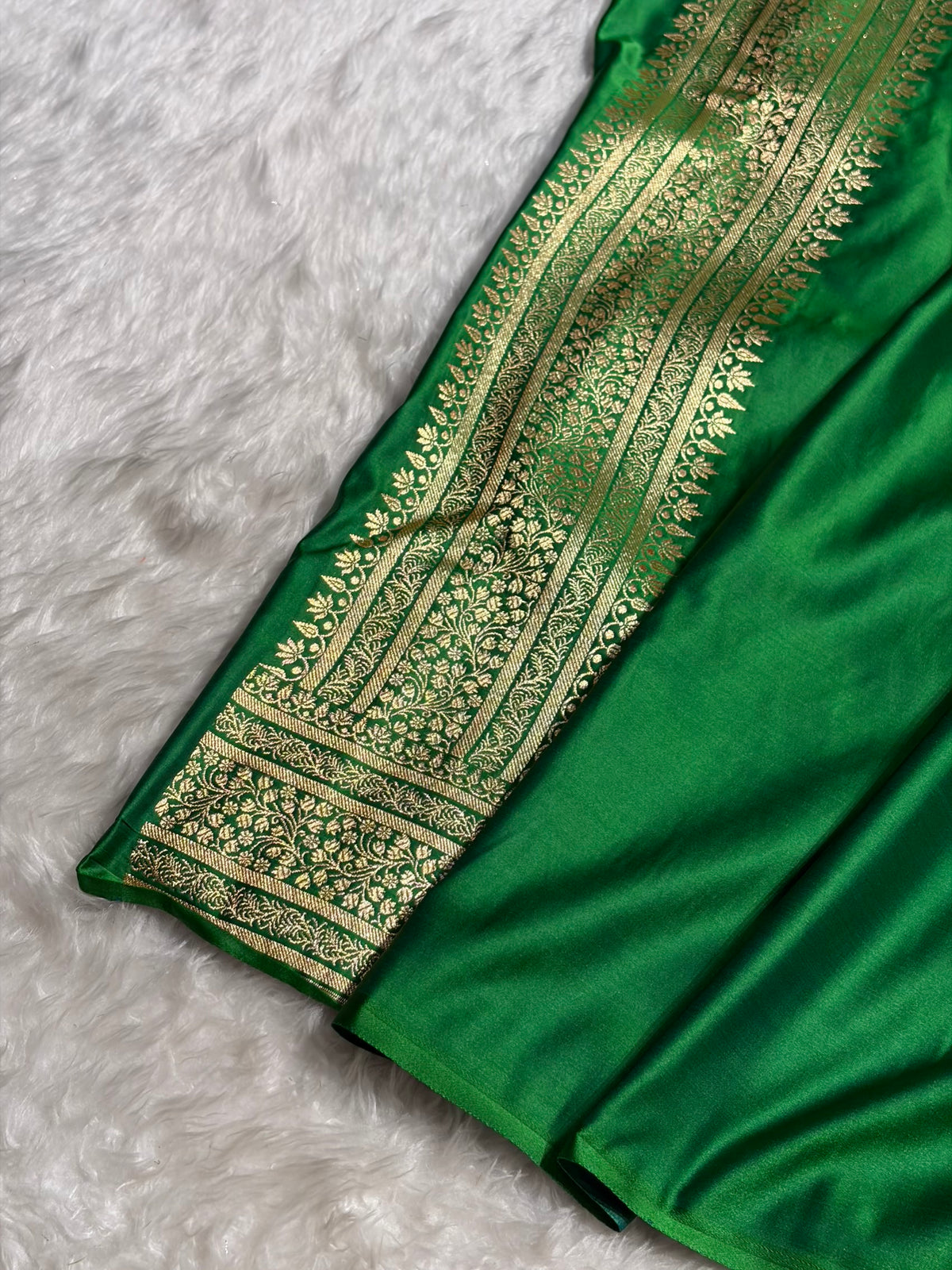 Banarasi Satin Katan Saree in Bottle Green Shades SK89