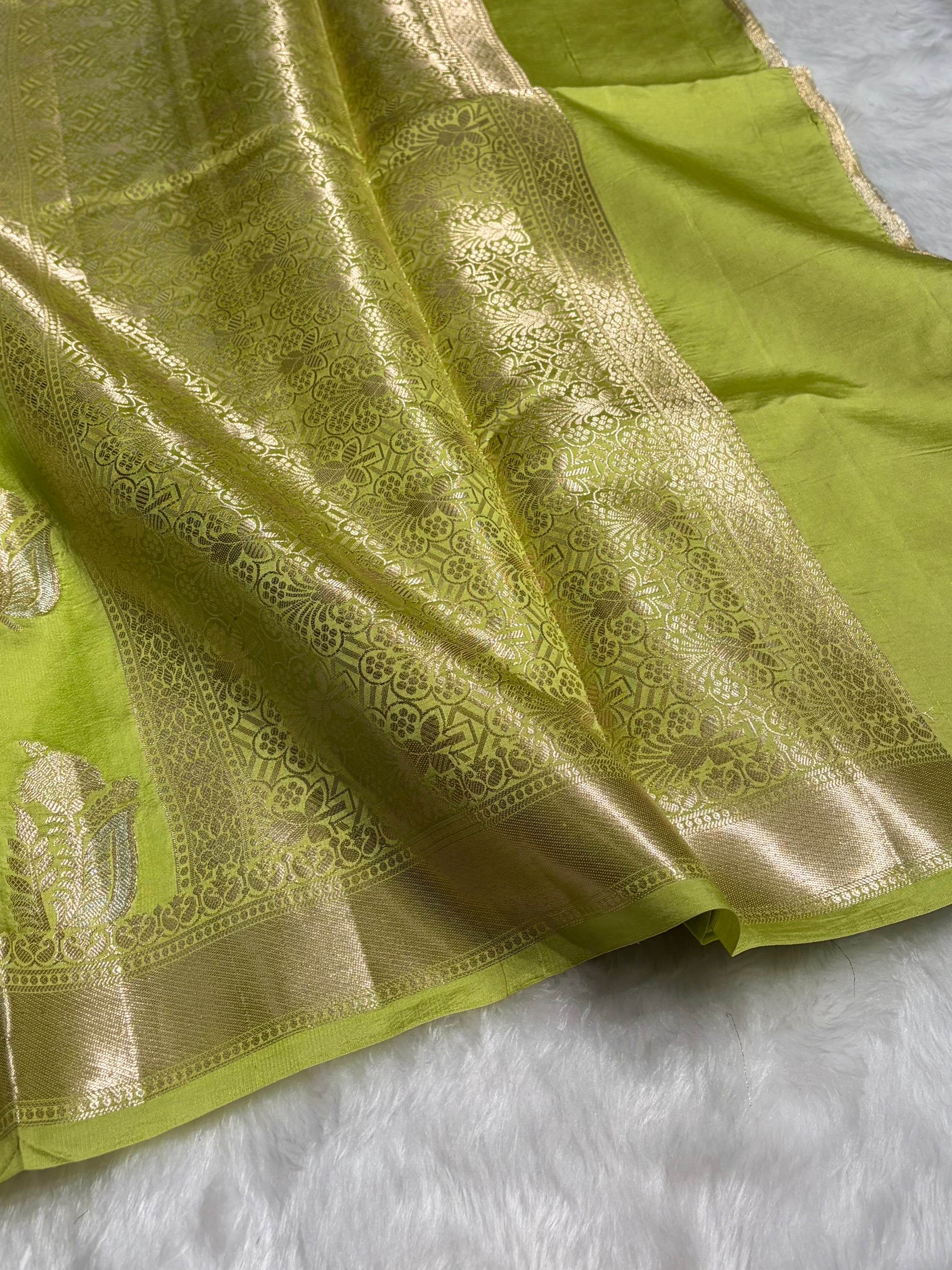 Pista Green Banarasi Boota Pattern Pure Caramel Silk Saree CS-08