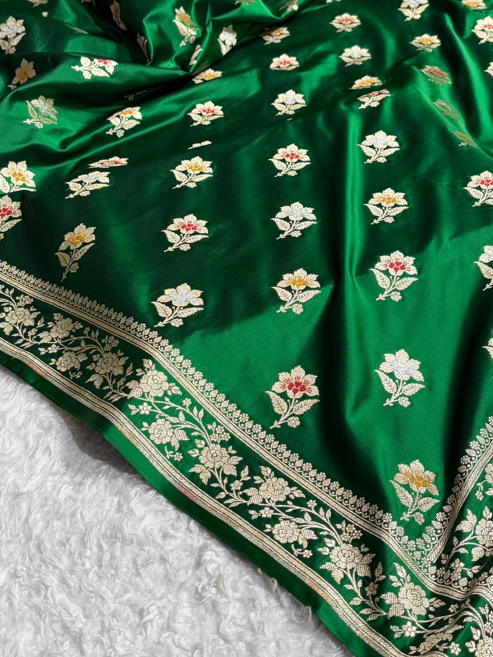 Premium Banarasi Satin Katan Saree With Minakari Boota in Bottle Green Shades SK112