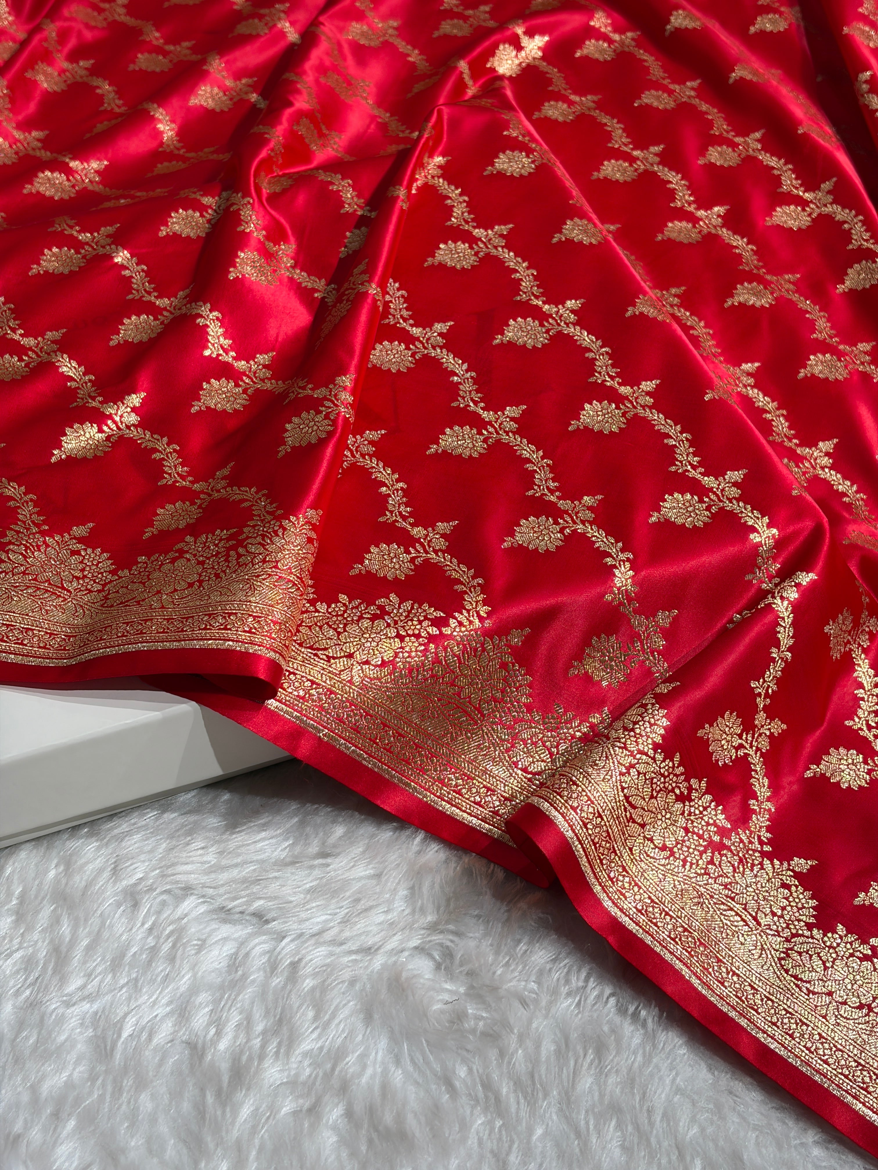 Banarasi Satin Katan Saree Floral Cross Pattern in Red Shades SK147