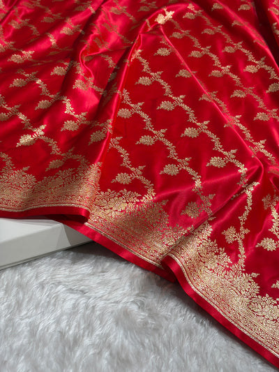 Banarasi Satin Katan Saree Floral Cross Pattern in Red Shades SK147