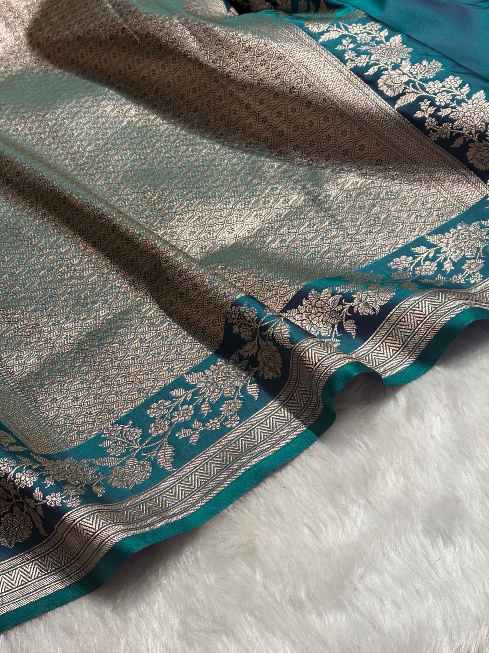 Peacock Shades Floral Boota Mashru Silk Saree MSM-58