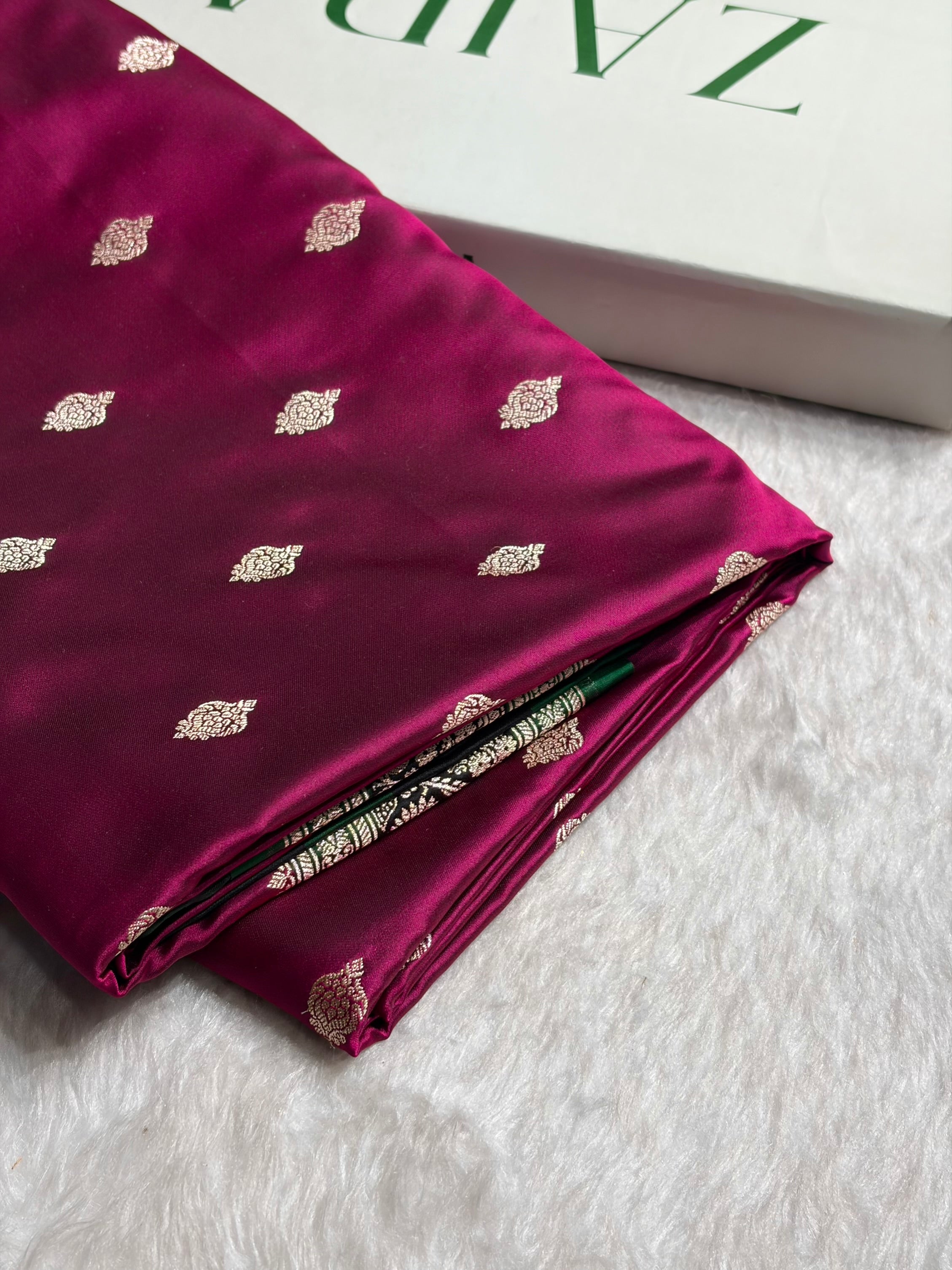 Banarasi Wine With Contrast Black Floral Border Mashru Silk Saree MSM-101