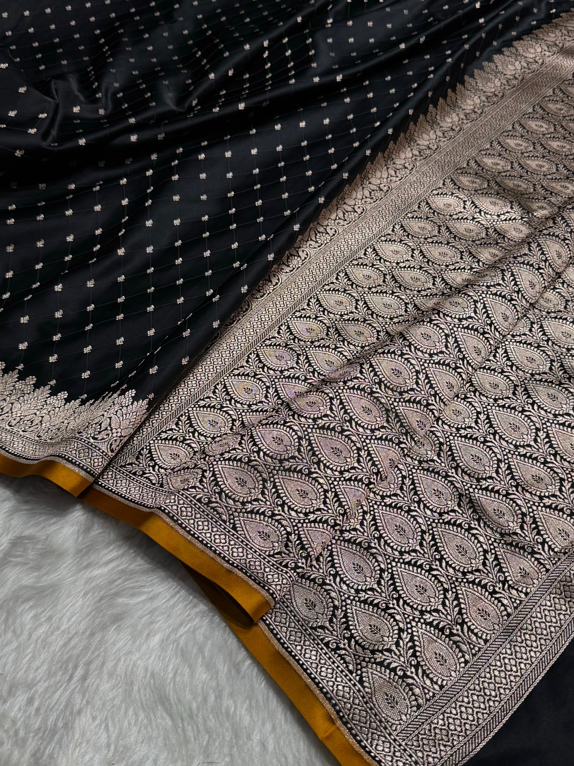 Banarasi Black Shades Tanchoi Motif Mashru Silk Saree MST-09