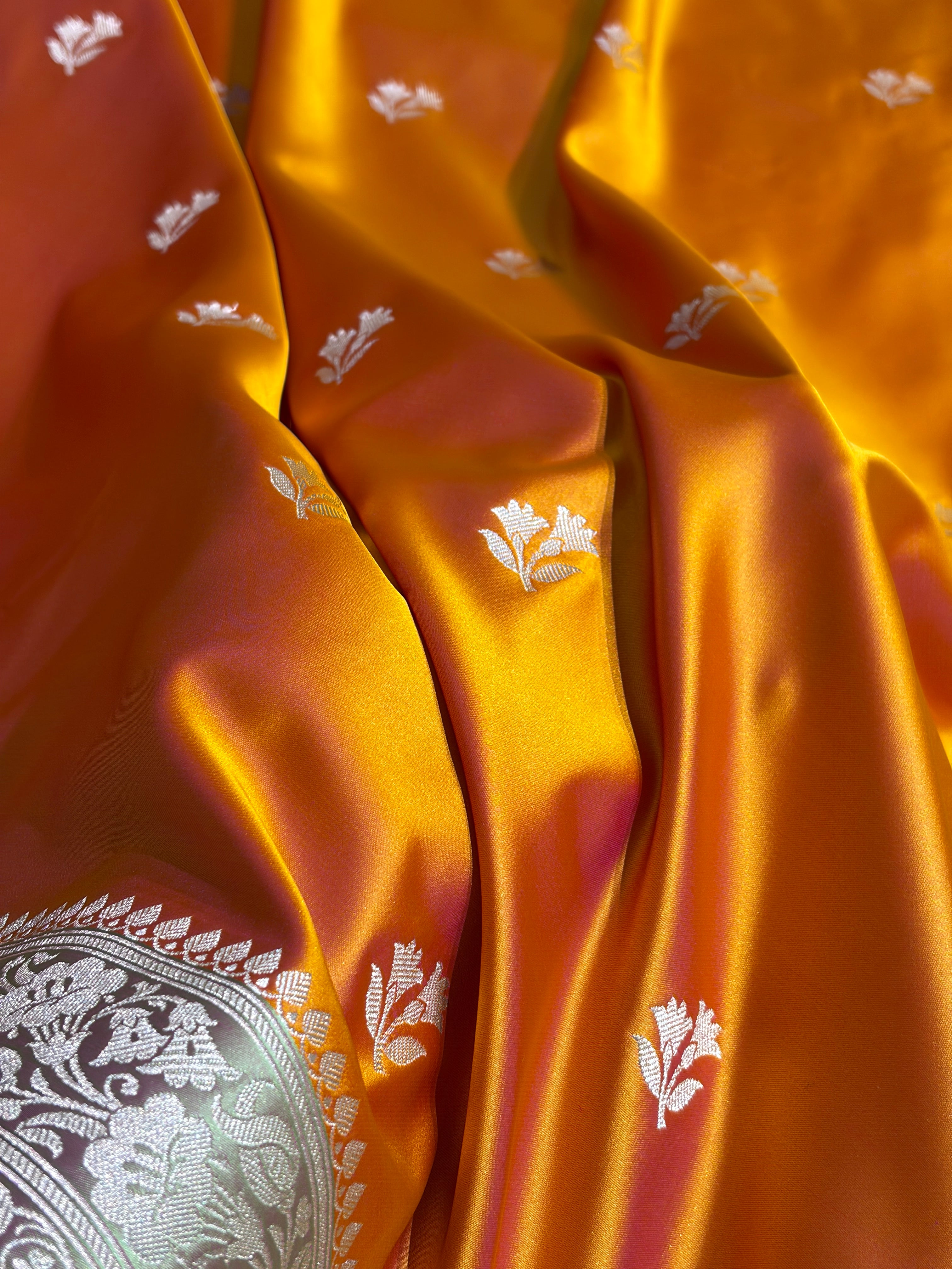 Contrast Orange / Olive Gold Shades Banarasi Booti Pattern Mashru Silk Saree MSM-138