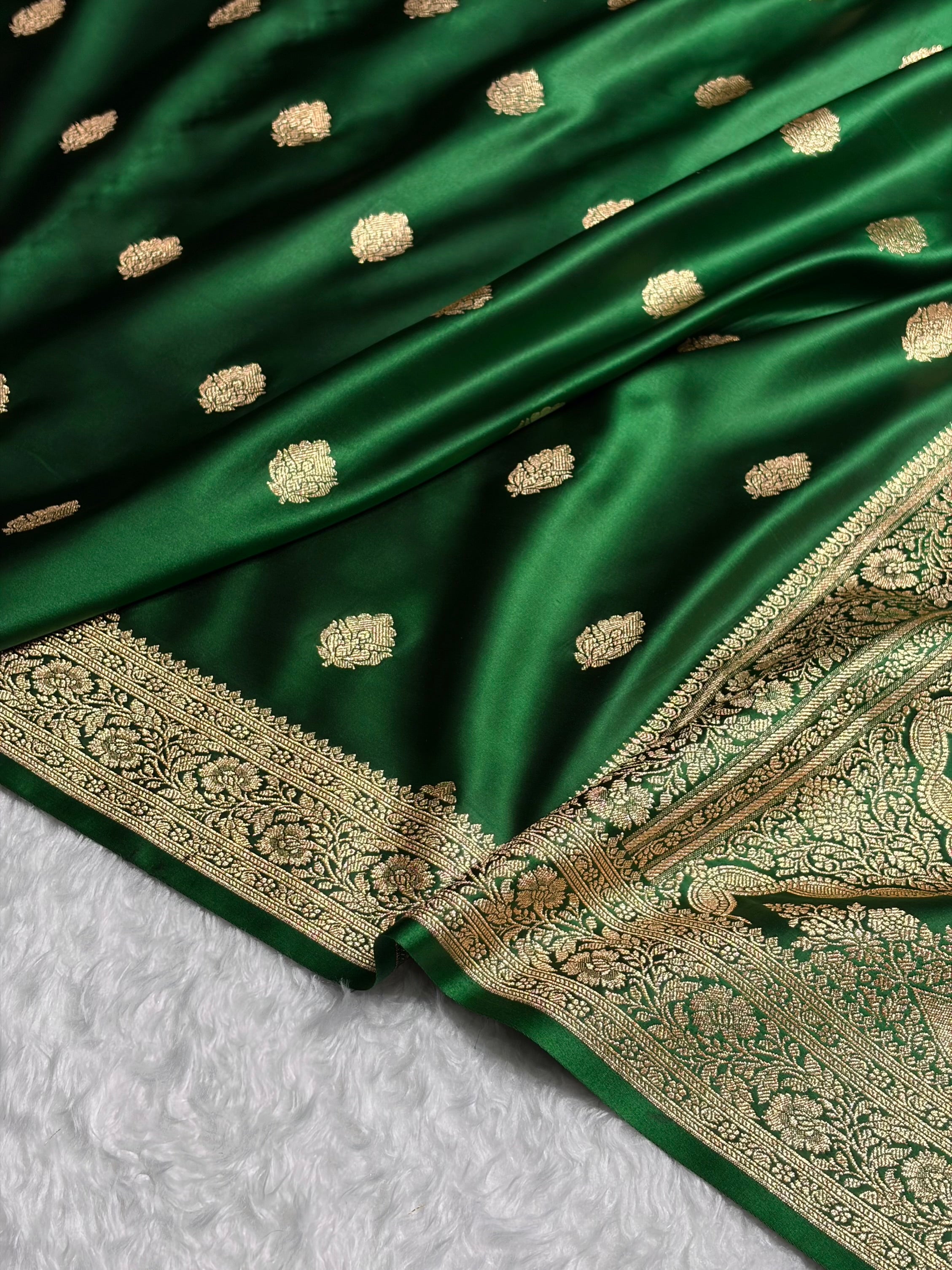 Banarasi Bottle Green Booti Pattern Satin Katan Silk Saree SK65