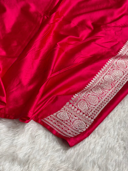 Red Shades Contrast Border With Minakari Floral Jaal Mashru Silk Saree