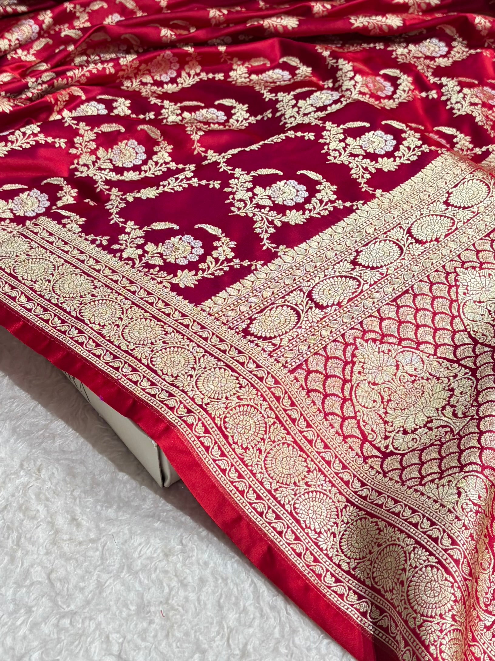 Banarasi Satin Katan Saree With Minakari Jaal Pattern in Cross Red Shades SK126