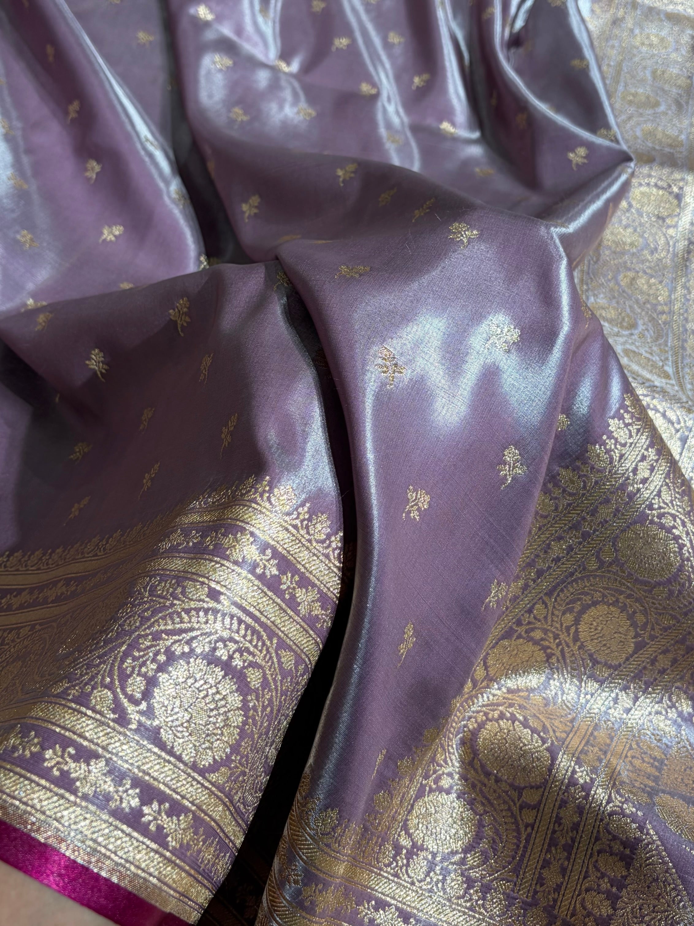 Banarasi Grape Shades Cross Pattern Banarasi Satin Silk Saree SS52