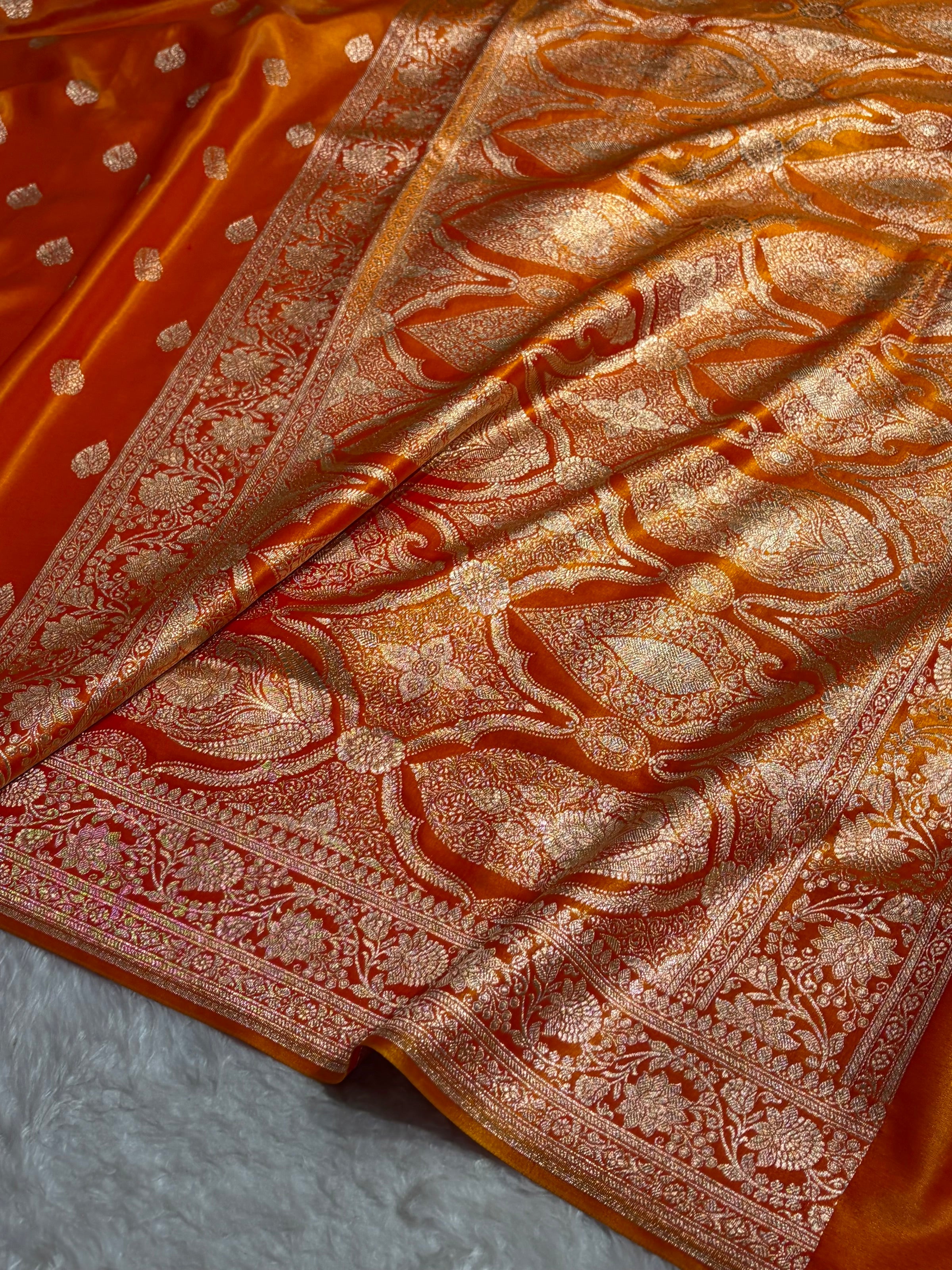 Fire Gold Shades Booti Pattern Banarasi Satin Silk Saree SS58