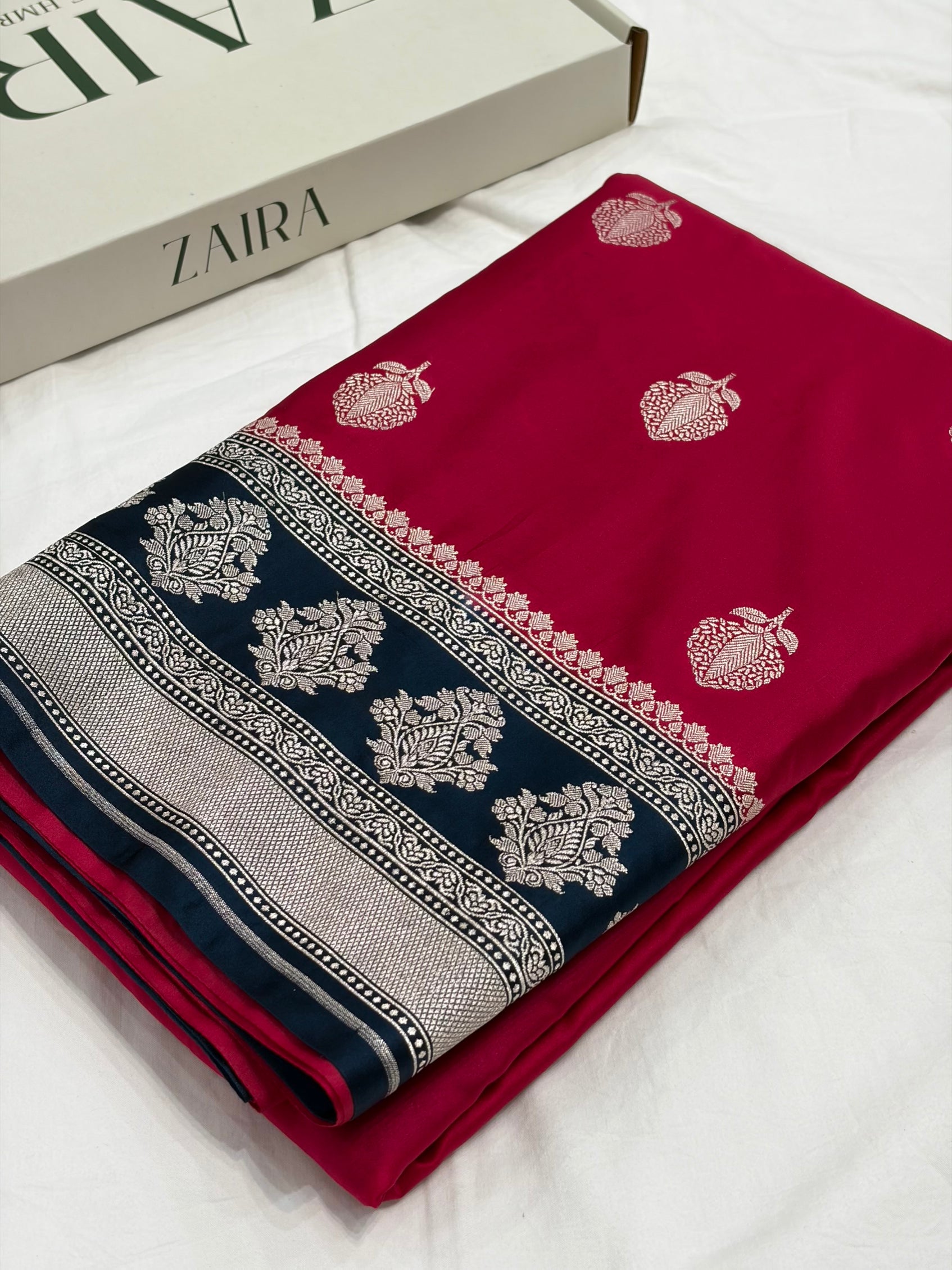 Red / German Blue Contrast Shade With Booti Pattern Mashru Silk Saree