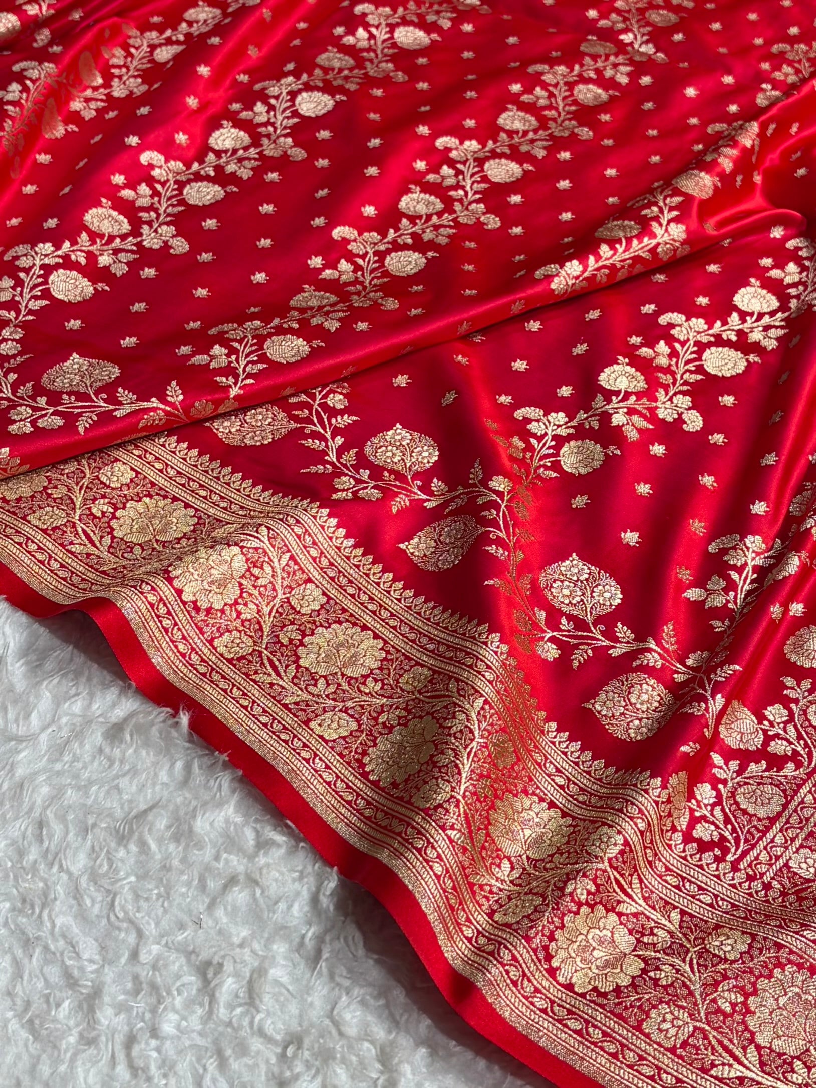 Banarasi Satin Katan Saree With Boota in Magnetic Red Shades SK114
