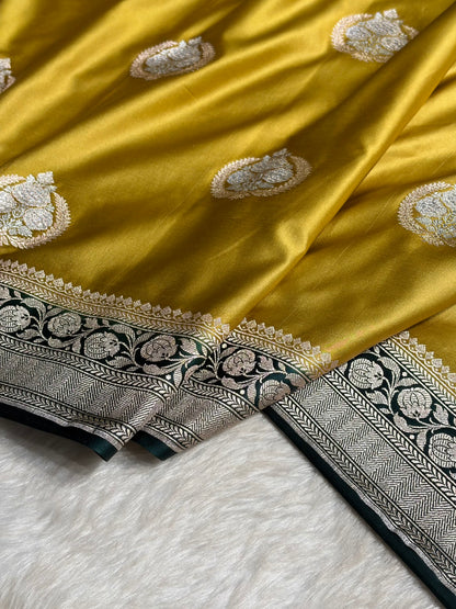 Contrast Dusty Mustard With Dark Bottle Green Minakari Boota Mashru Silk Saree MS35